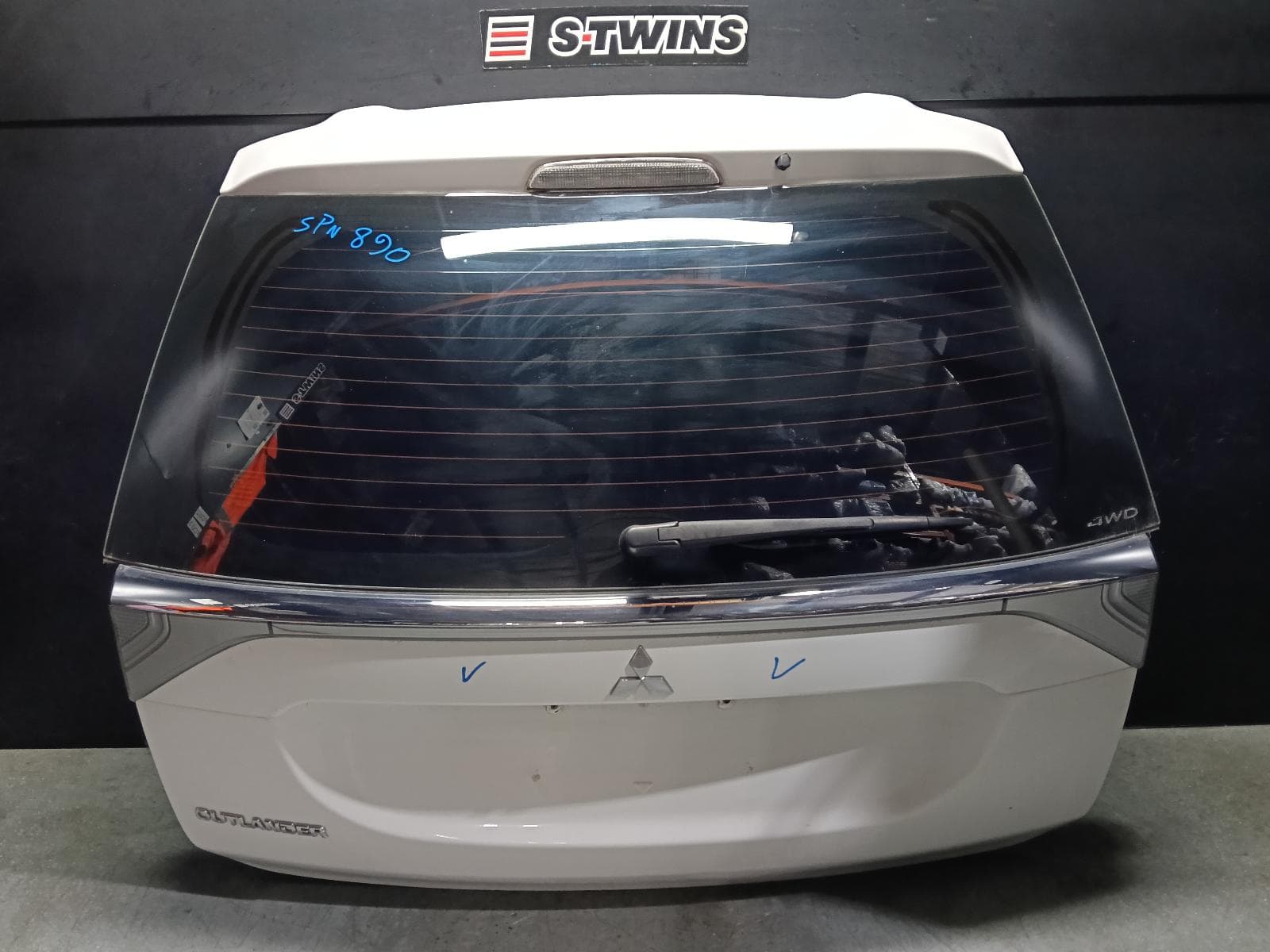 Used auto part listing image: 2014 MITSUBISHI OUTLANDER BOOTLID TAILGATE TAILGATE, ZJ, NON POWER LIFTGATE TYPE, 10/12-03/15 0000402160