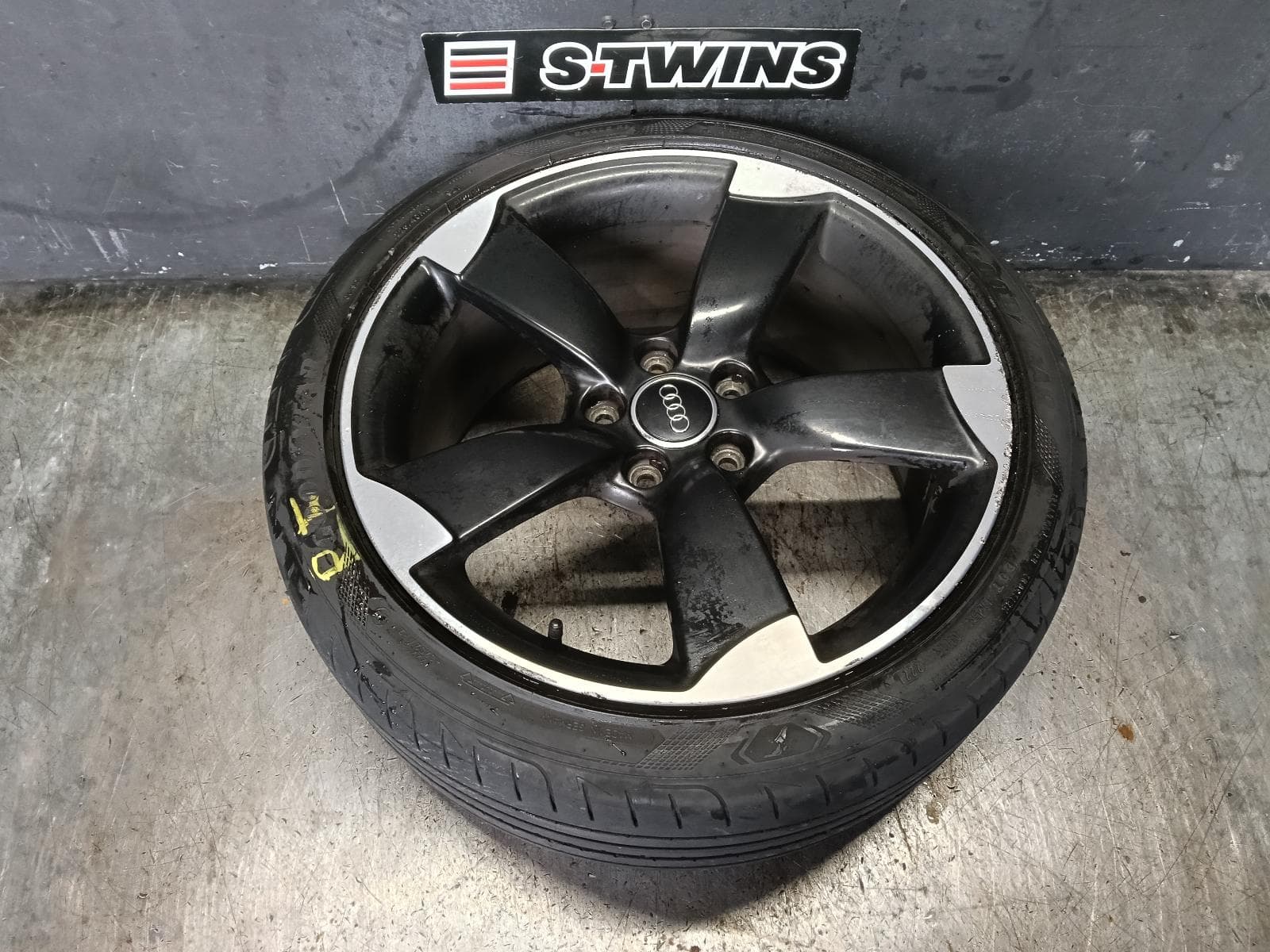 Used auto part listing image: 2015 AUDI A3 WHEEL MAG FACTORY, 18X7.5IN, BLACK, 8V, 03/13-10/20 0000429257