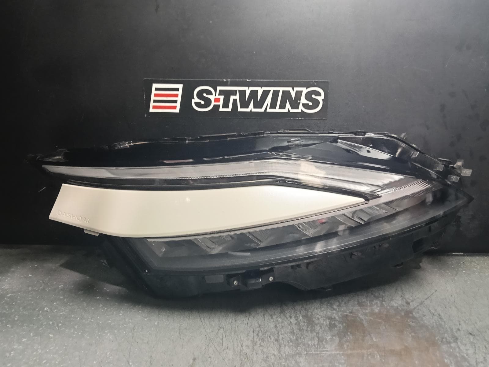 Used auto part listing image: 2024 NISSAN QASHQAI RIGHT HEADLAMP J12, W/ LED, NON ADAPTIVE TYPE, 05/22-06/24