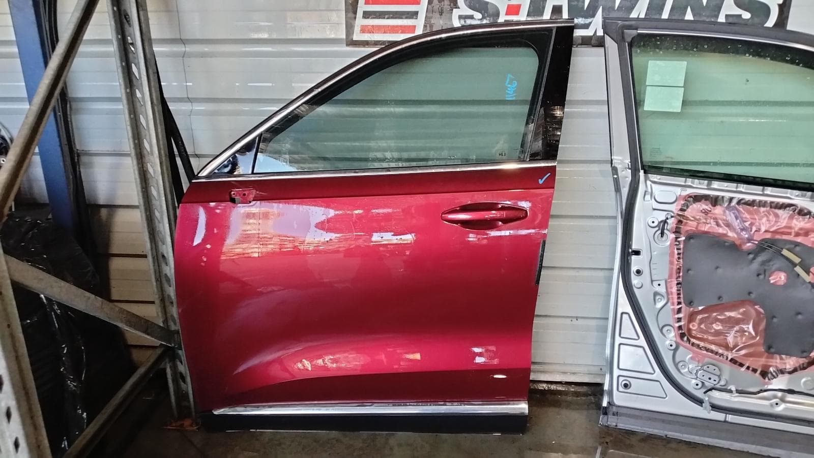 Used auto part listing image: 2021 HAVAL H6 LEFT FRONT DOOR B01, NON HEV, 02/21-04/25 0000428533