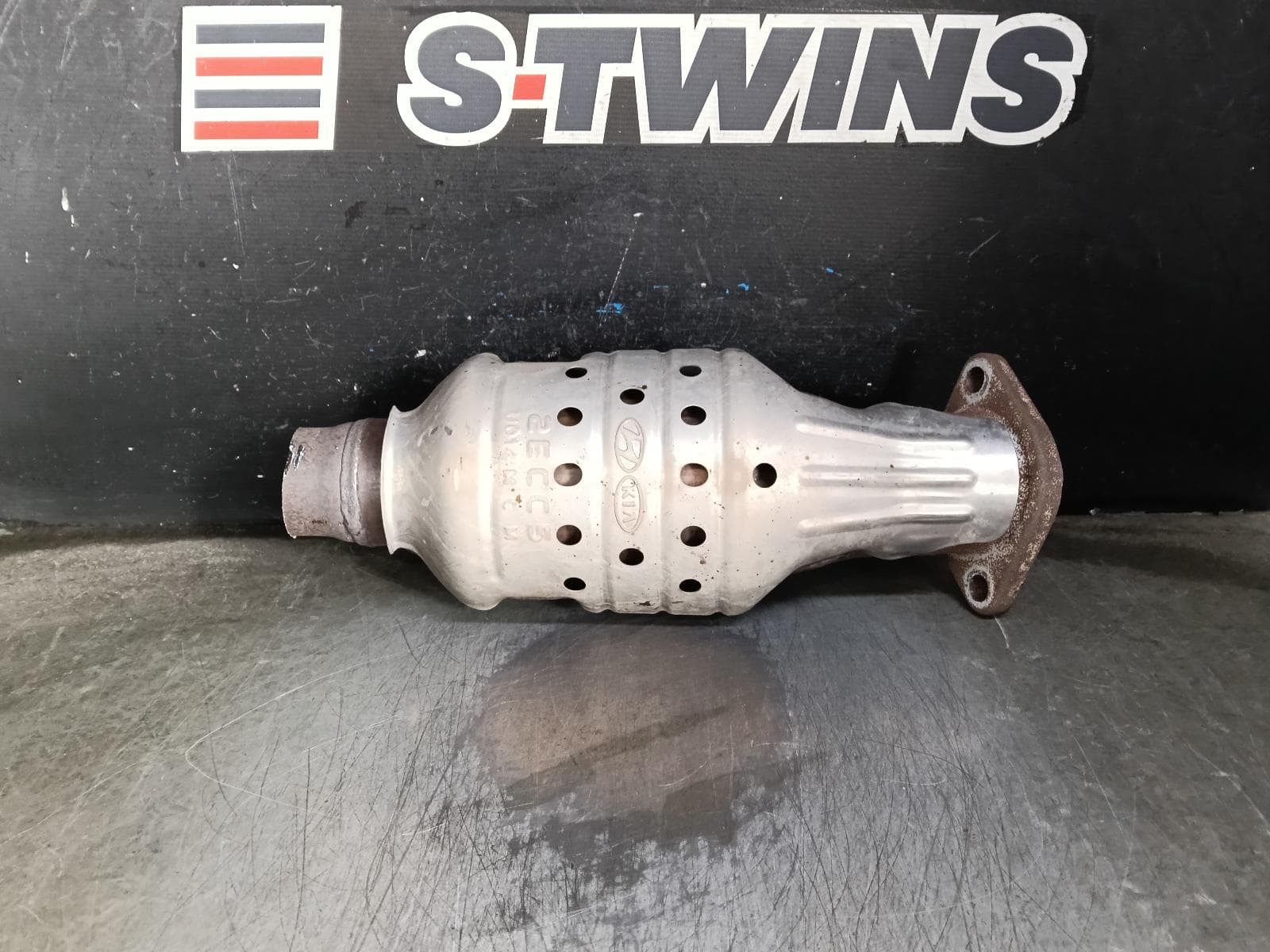 Used auto part listing image: 2017 HYUNDAI ELANTRA CATALYTIC CONVERTER UNDER CAR-CAT TYPE, 2.0, AD, 12/15-12/20