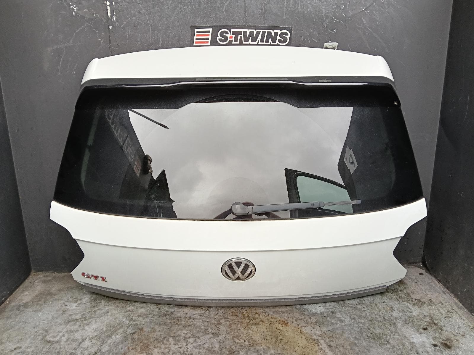 Used auto part listing image: 2018 VOLKSWAGEN POLO BOOTLID TAILGATE TAILGATE, AW, 09/17-01/22