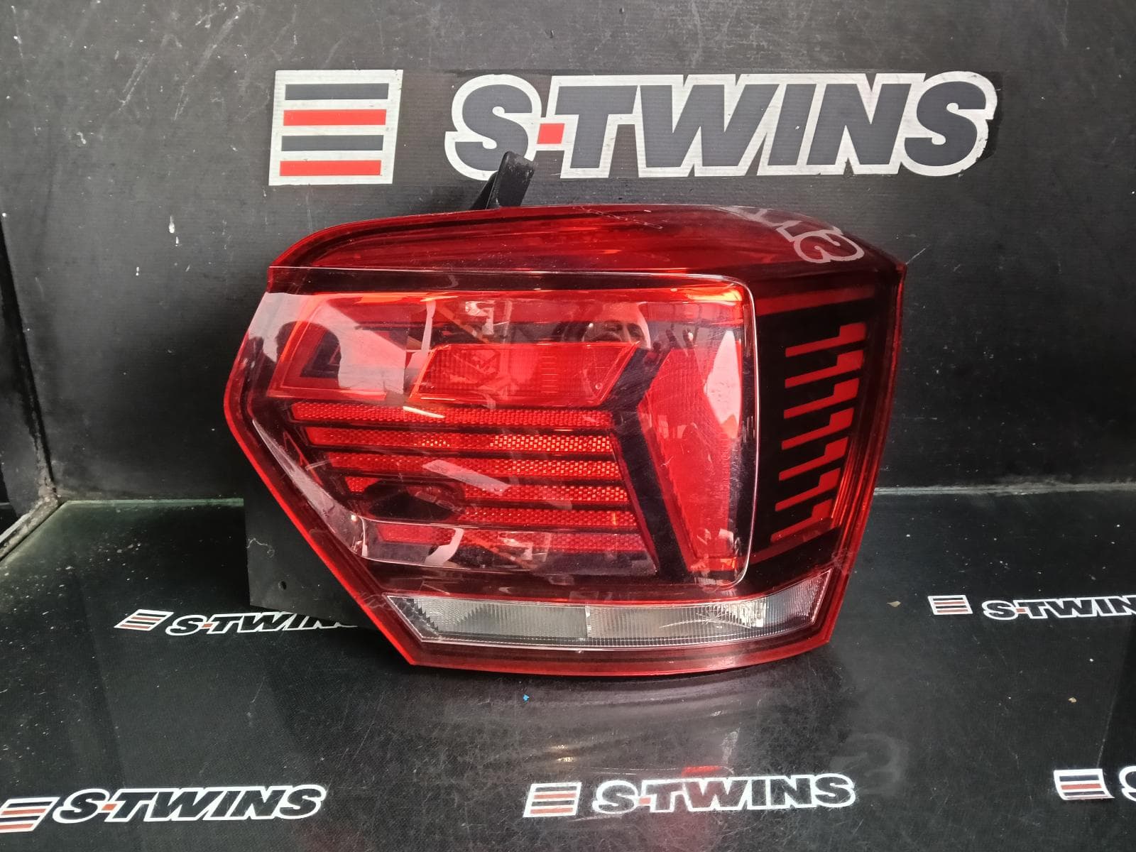 Used auto part listing image: 2018 VOLKSWAGEN POLO RIGHT TAILLIGHT AW, W/ LED TYPE, 09/17-01/22