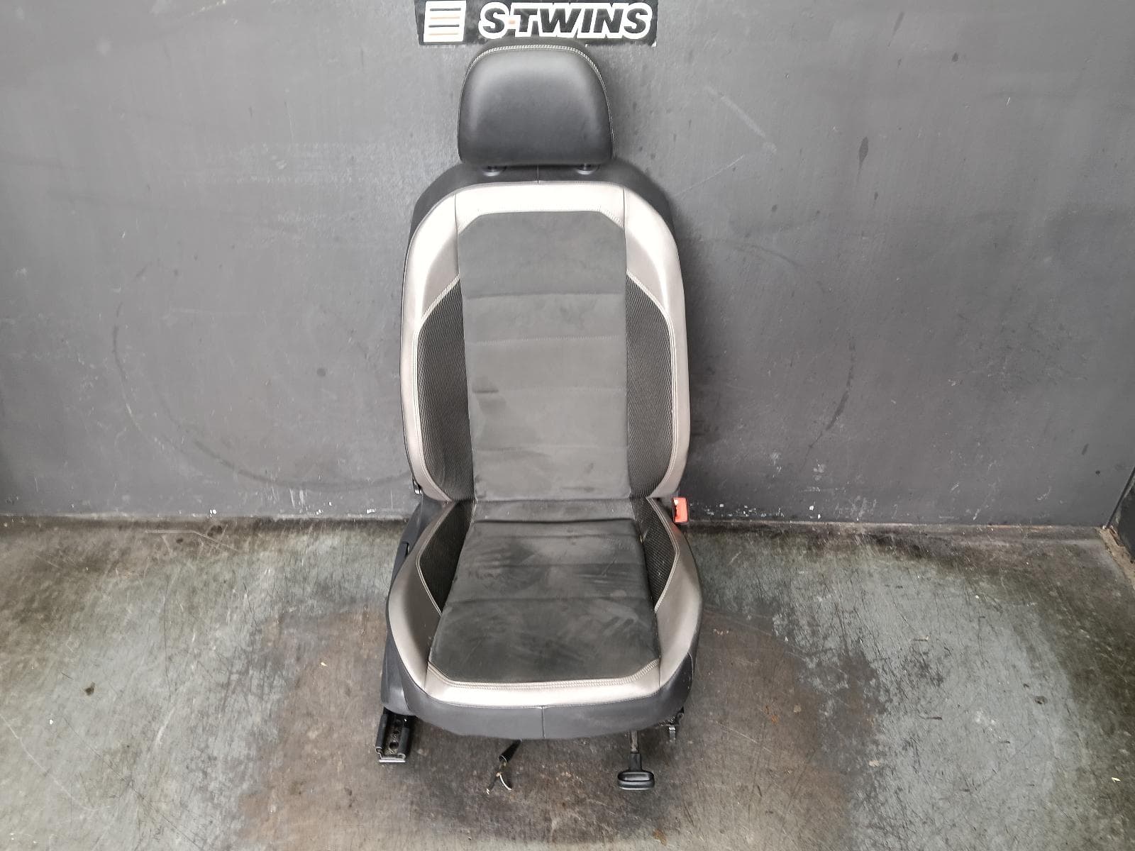 Used auto part listing image: 2018 VOLKSWAGEN POLO FRONT SEAT RH FRONT, AW, CLOTH, GTi, 09/17-01/22