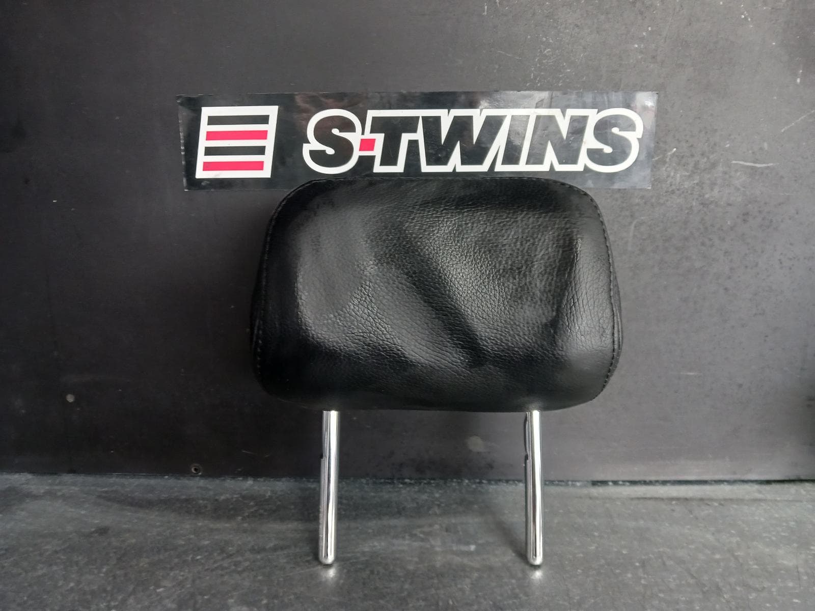 Used auto part listing image: 2021 VOLKSWAGEN POLO HEADREST AW, 09/17- 0000315473