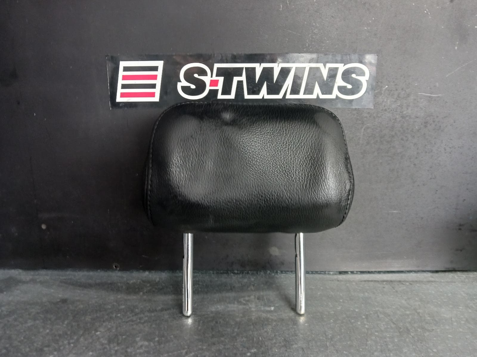 Used auto part listing image: 2021 VOLKSWAGEN POLO HEADREST AW, 09/17- 0000315474