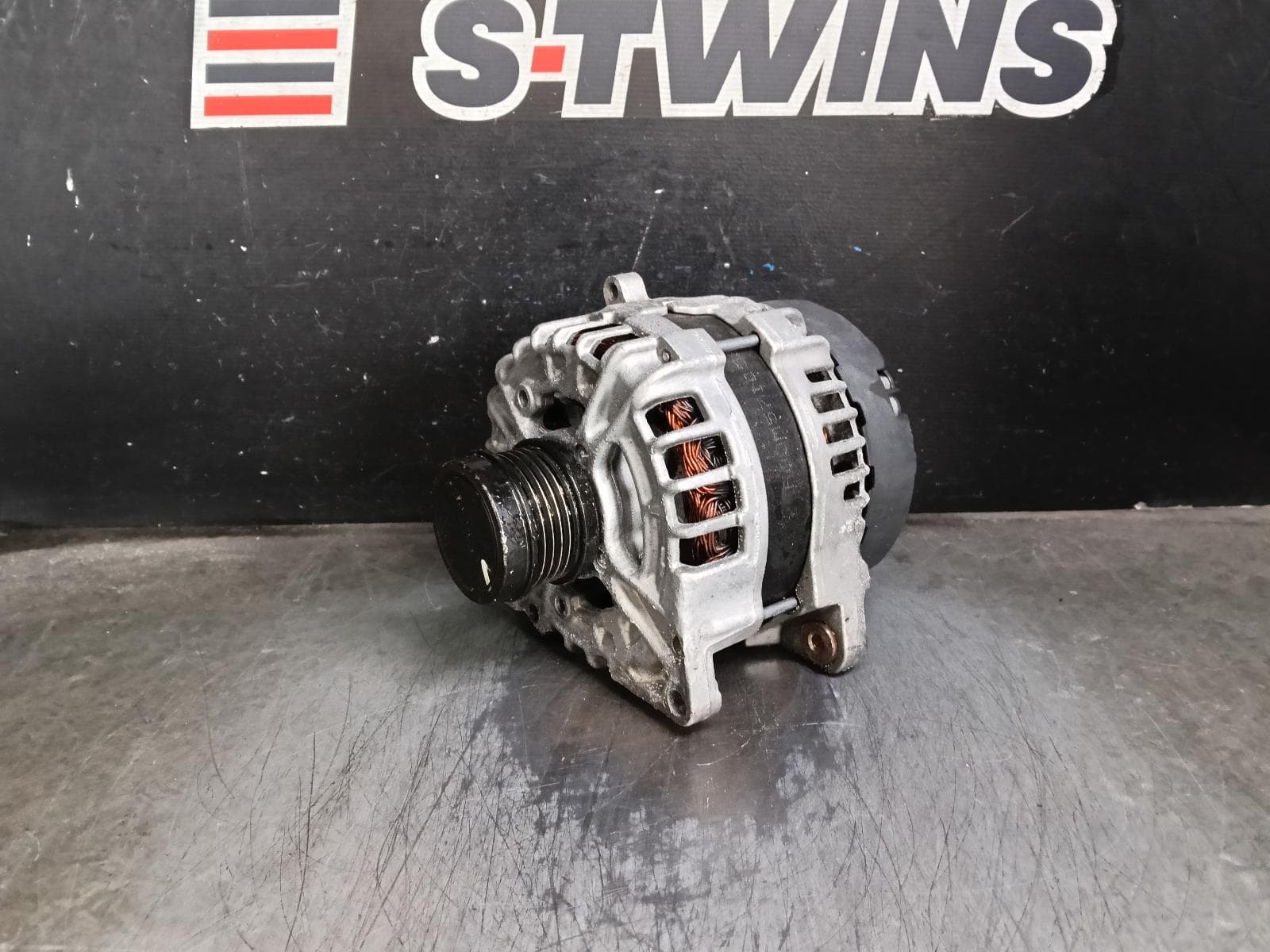 Used auto part listing image: 2015 MERCEDES GLA CLASS ALTERNATOR PETROL, 175AMP, X156, 11/14-01/20 0000429525