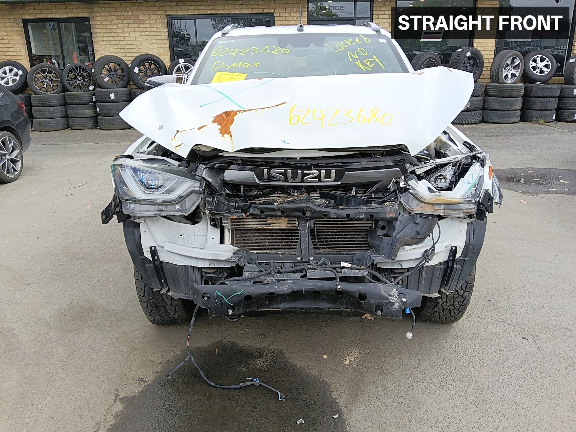 2022 ISUZU DMAX 12