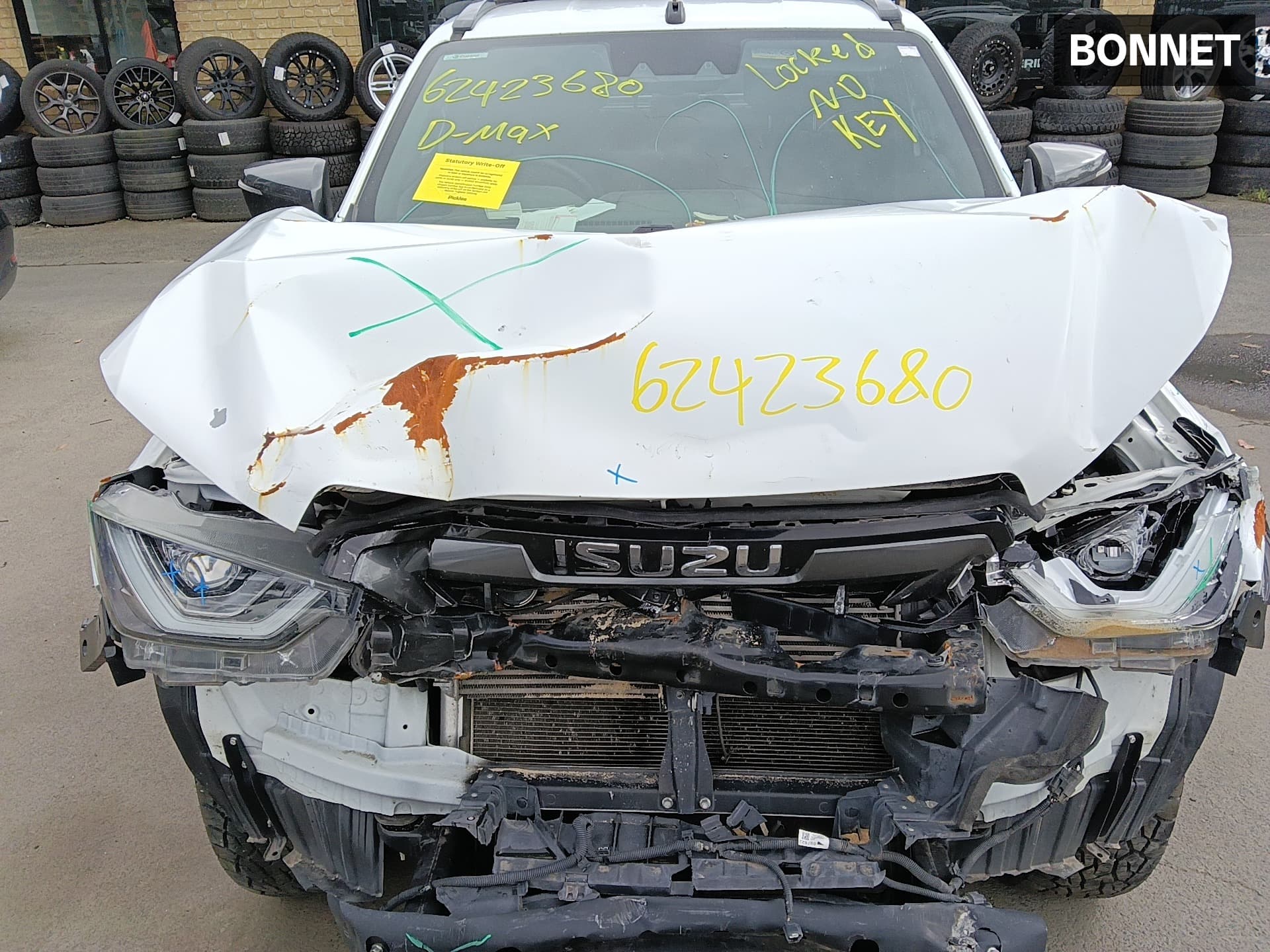 2022 ISUZU DMAX 13