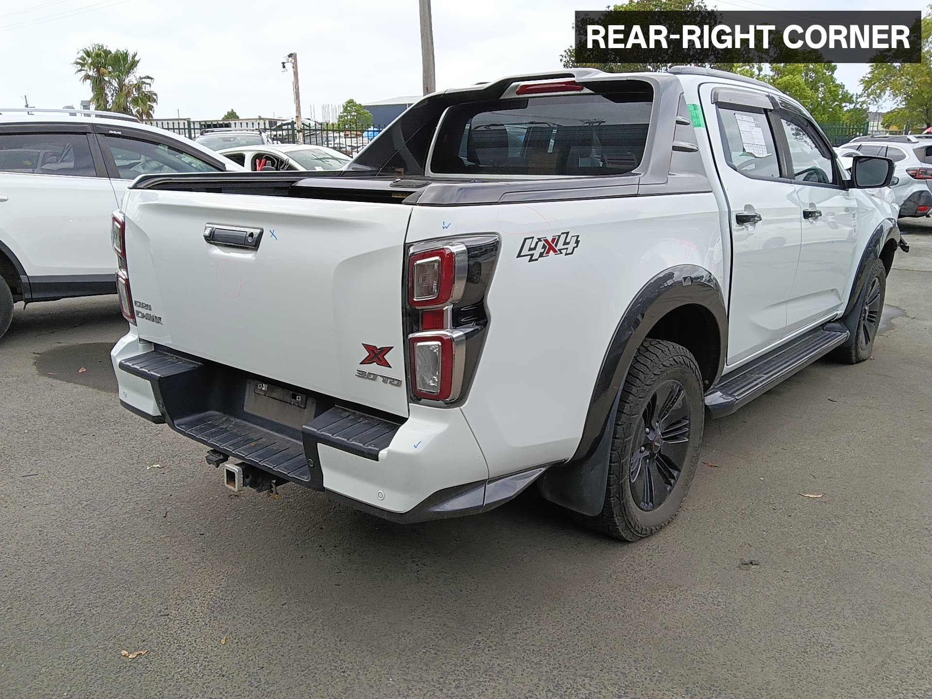 2022 ISUZU DMAX 10