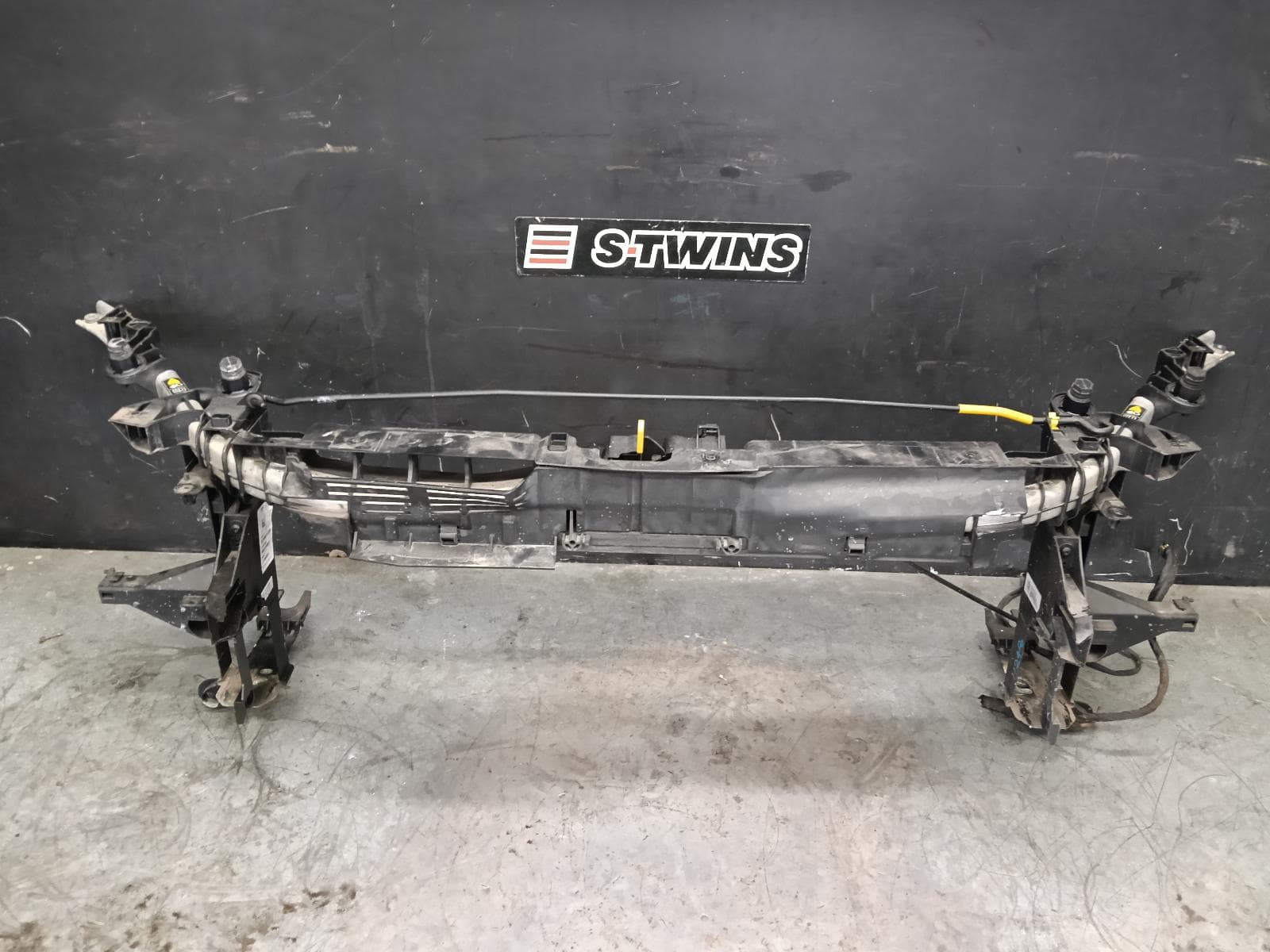 Used auto part listing image: 2016 MERCEDES GLA CLASS RADIATOR SUPPORT X156, 04/14-01/20 0000429638