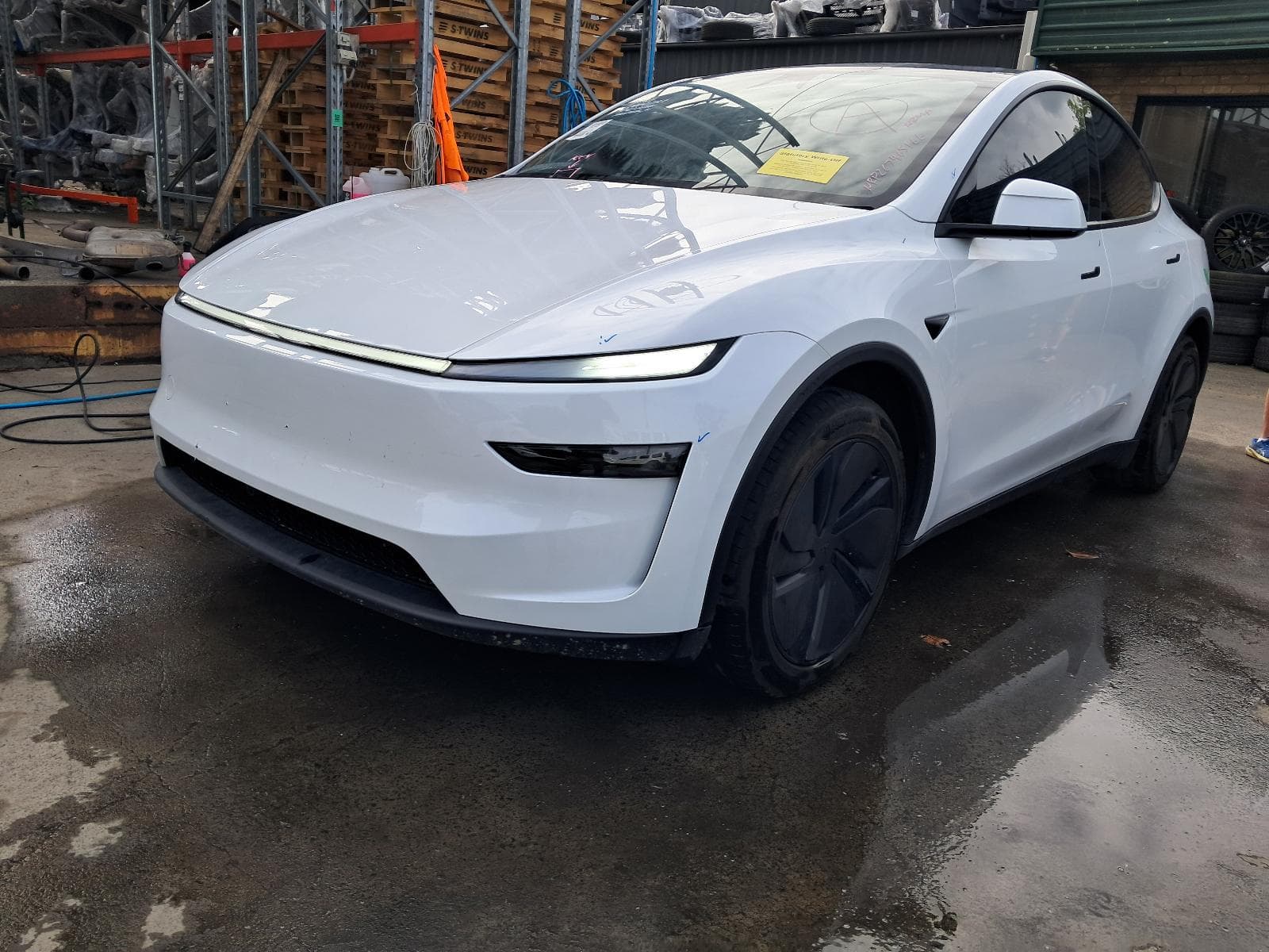 2025 TESLA MODEL Y 3