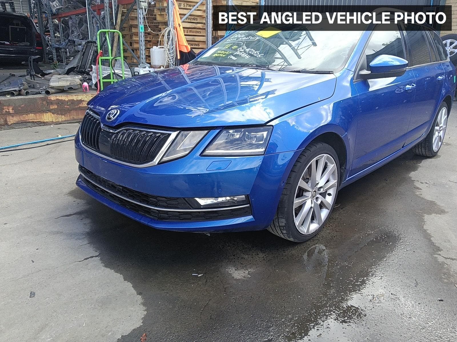 Used auto part listing image: 2018 SKODA OCTAVIA RIGHT REAR DOOR WINDOW NE, WAGON, 09/13-09/20
