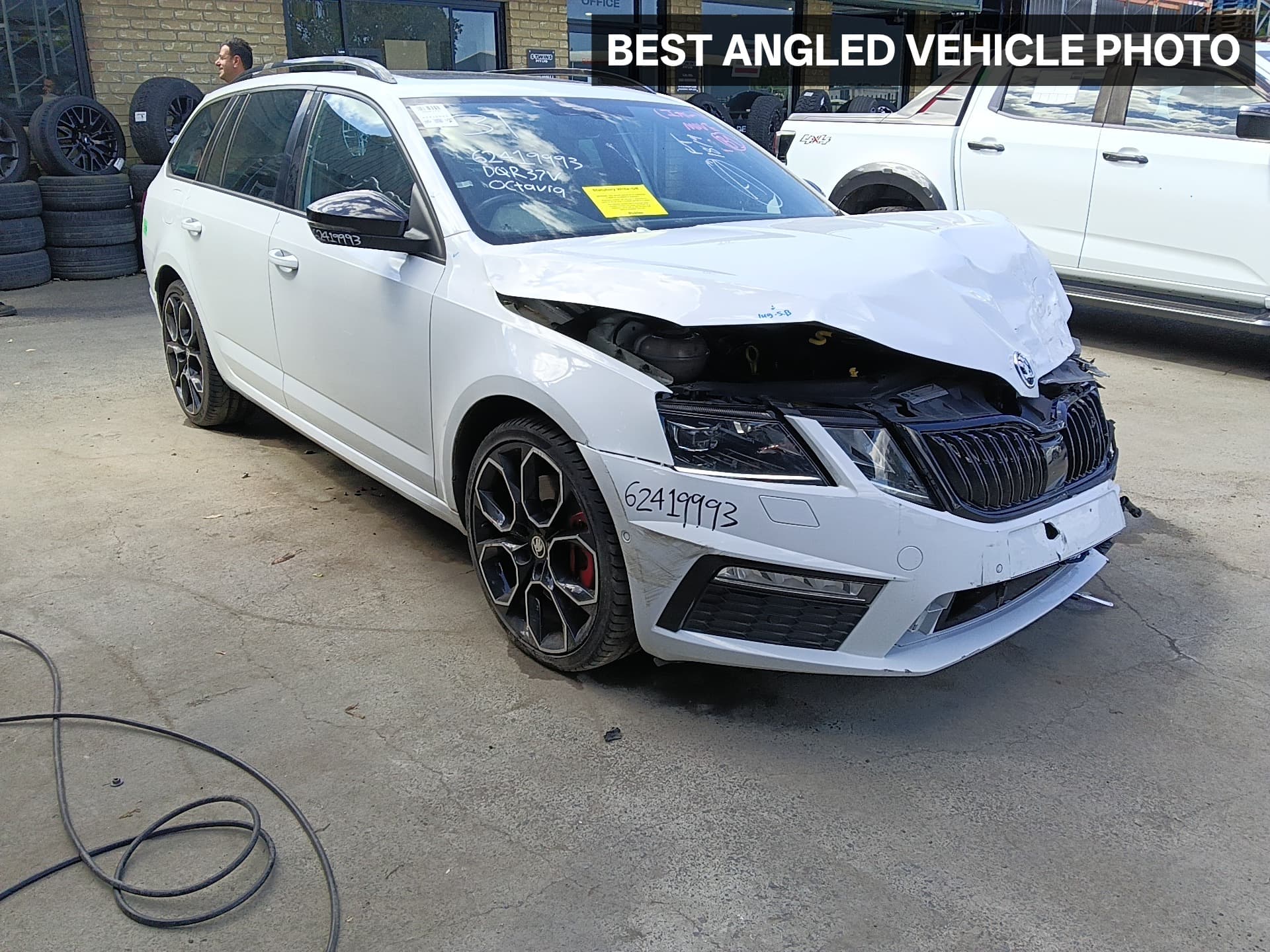 Used auto part listing image: 2017 SKODA OCTAVIA HEADREST RH REAR, LEATHER, NE, 09/13-09/20