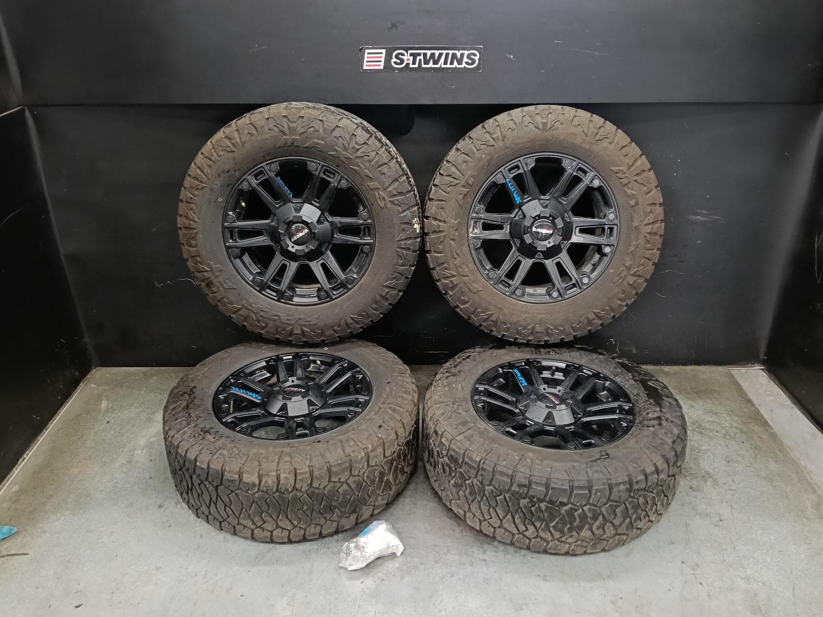 Used auto part listing image: 2024 NISSAN NAVARA WHEEL MAG NP300, AFTERMARKET, 04/15-01/26