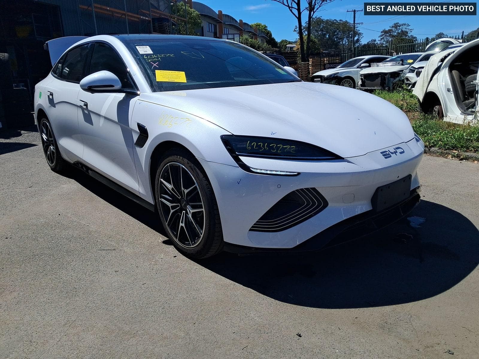 Used auto part listing image: 2025 BYD SEAL BONNET HINGE STRUT 1ST GEN, 07/23