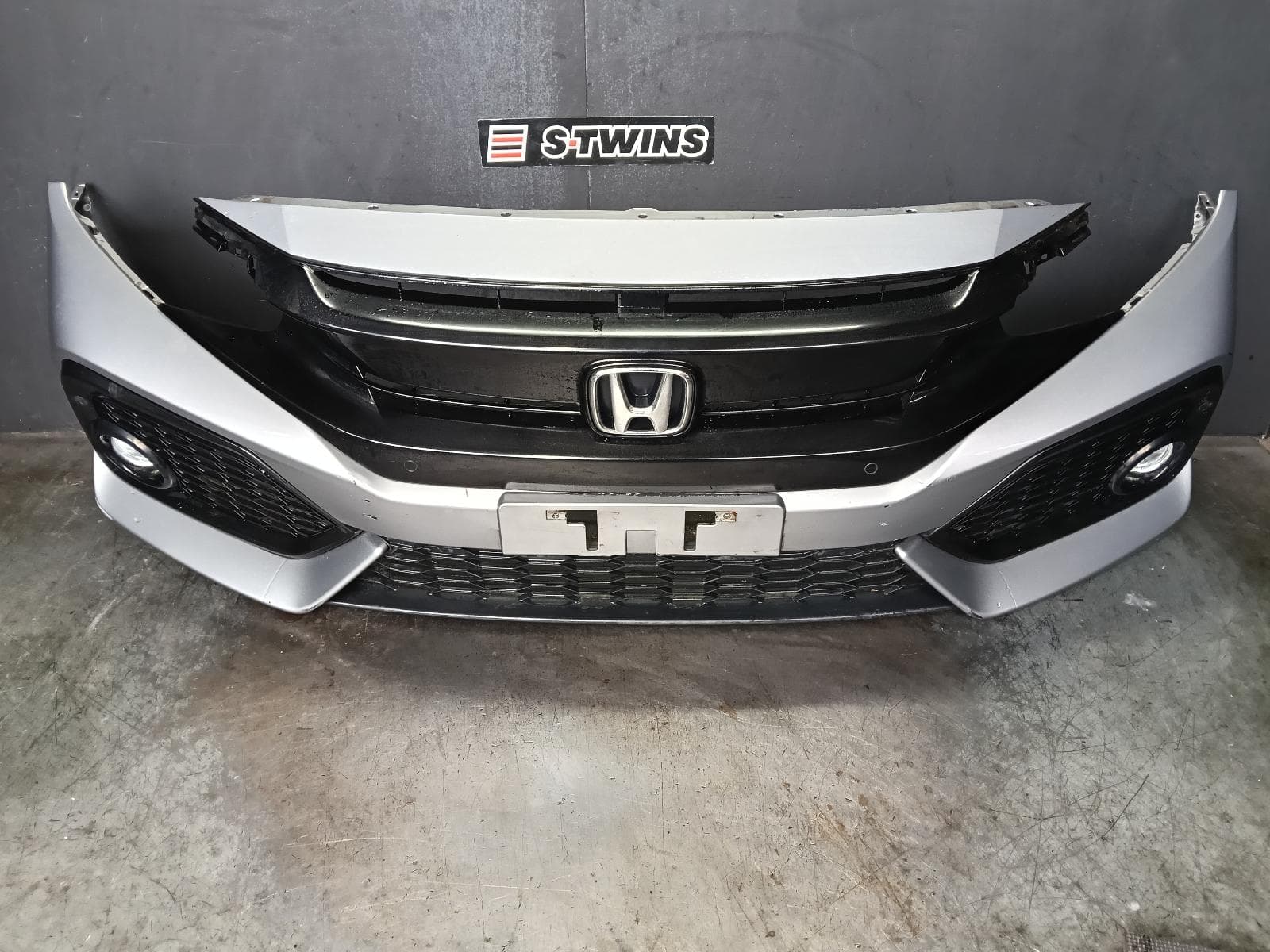 Used auto part listing image: 2017 HONDA CIVIC FRONT BUMPER 10TH GEN, HATCH, VTi/VTi-S/VTi-L/RS/VTi-LX, 02/17-08/21
