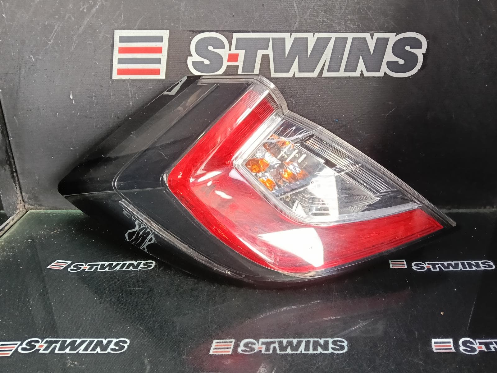 Used auto part listing image: 2017 HONDA CIVIC LEFT TAILLIGHT IN BODY, HATCH, 10TH GEN, LED TYPE, 02/17-08/21