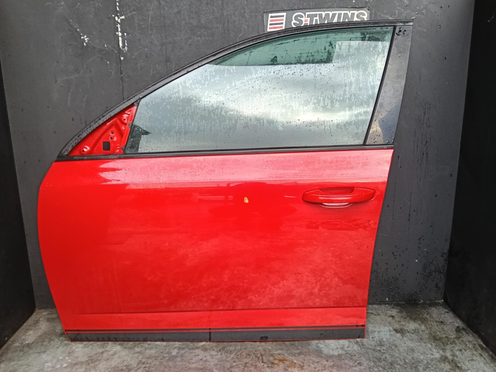 Used auto part listing image: 2017 SKODA OCTAVIA LEFT FRONT DOOR NE, LIFTBACK SEDAN/WAGON, 09/13-09/20