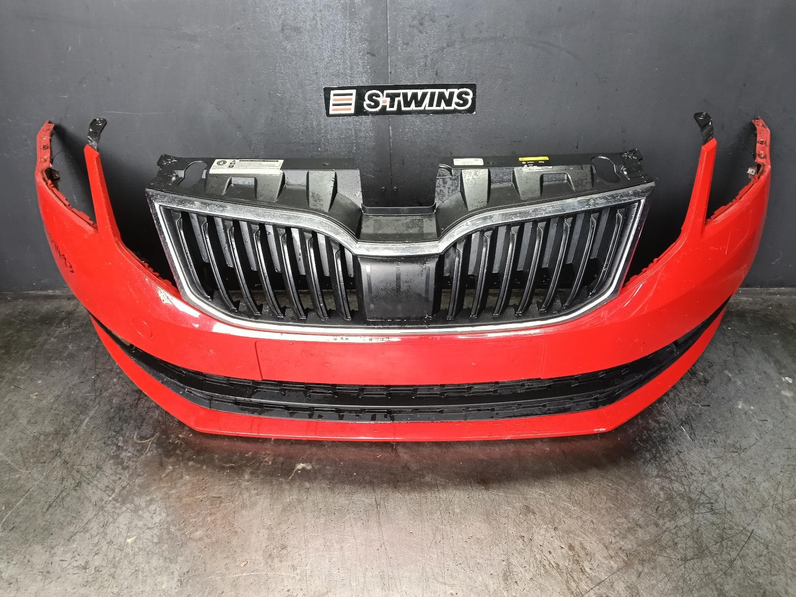 Used auto part listing image: 2017 SKODA OCTAVIA FRONT BUMPER NE, STANDARD, W/ H/LAMP WASHER TYPE, 02/17-09/20