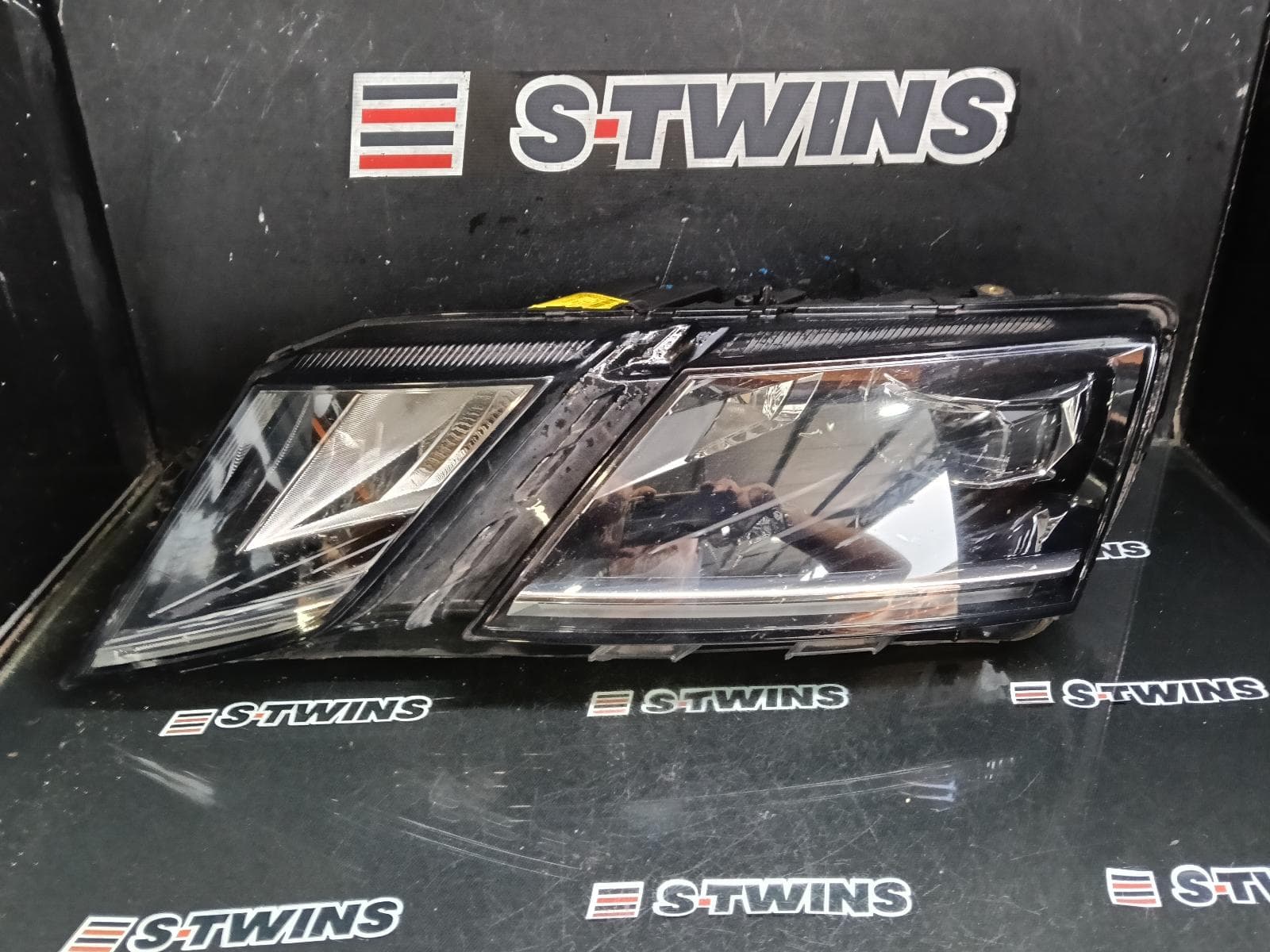 Used auto part listing image: 2017 SKODA OCTAVIA LEFT HEADLAMP NE, LED TYPE, 03/17-09/20
