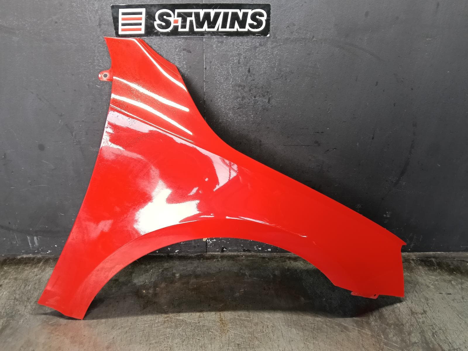 Used auto part listing image: 2017 SKODA OCTAVIA RIGHT GUARD NE, 02/17-09/20