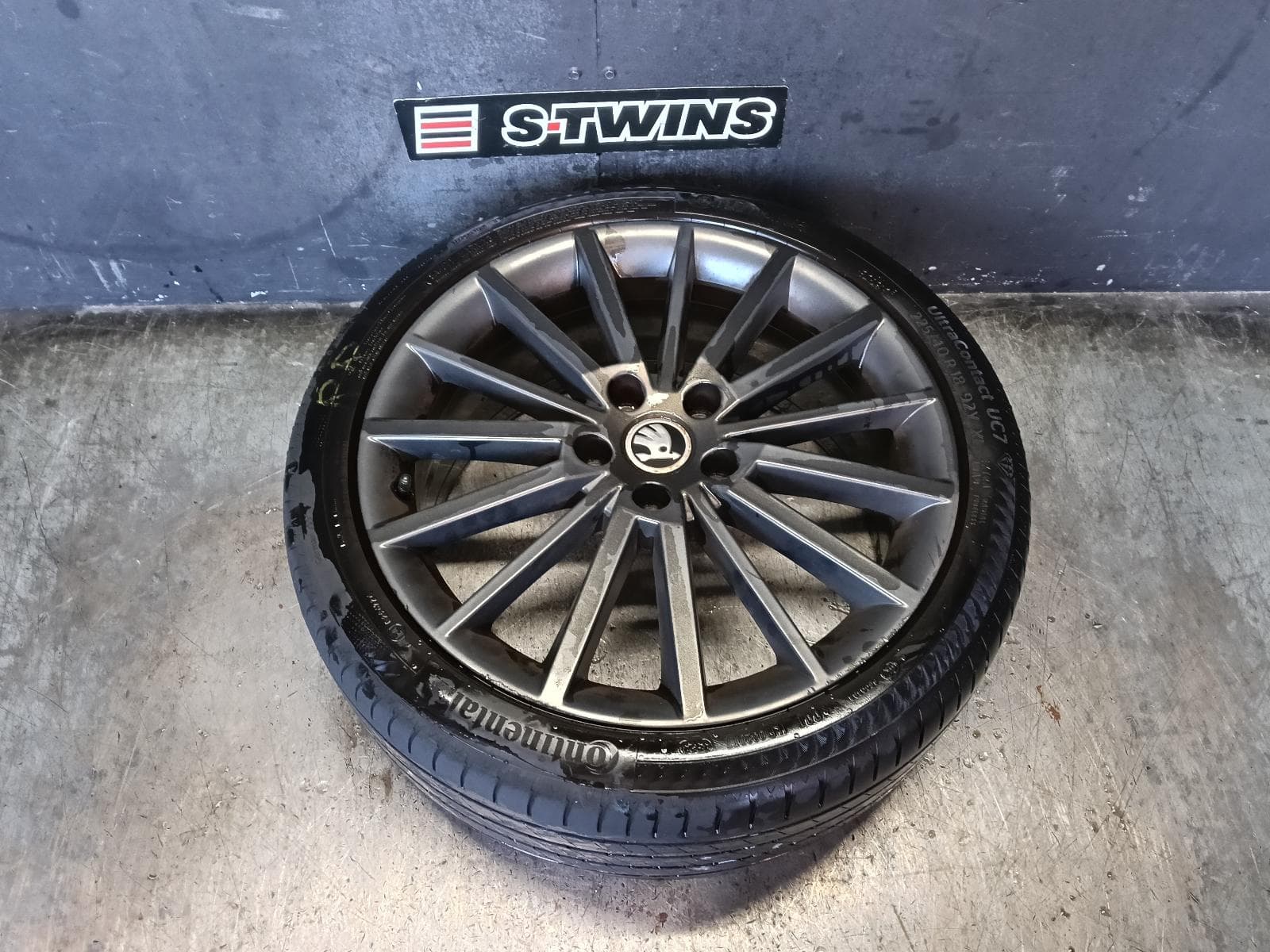 Used auto part listing image: 2017 SKODA OCTAVIA WHEEL MAG NE, FACTORY, 18X7.5IN, ALARIS, 09/13-09/20