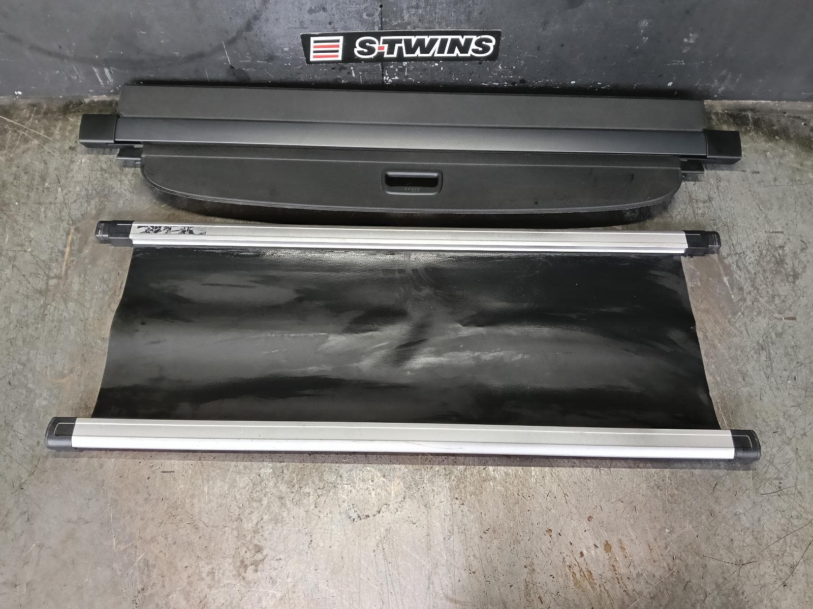 Used auto part listing image: 2017 SKODA OCTAVIA PARCEL SHELF CARGO BLIND NE, WAGON, RETRACTABLE, 09/13-09/20