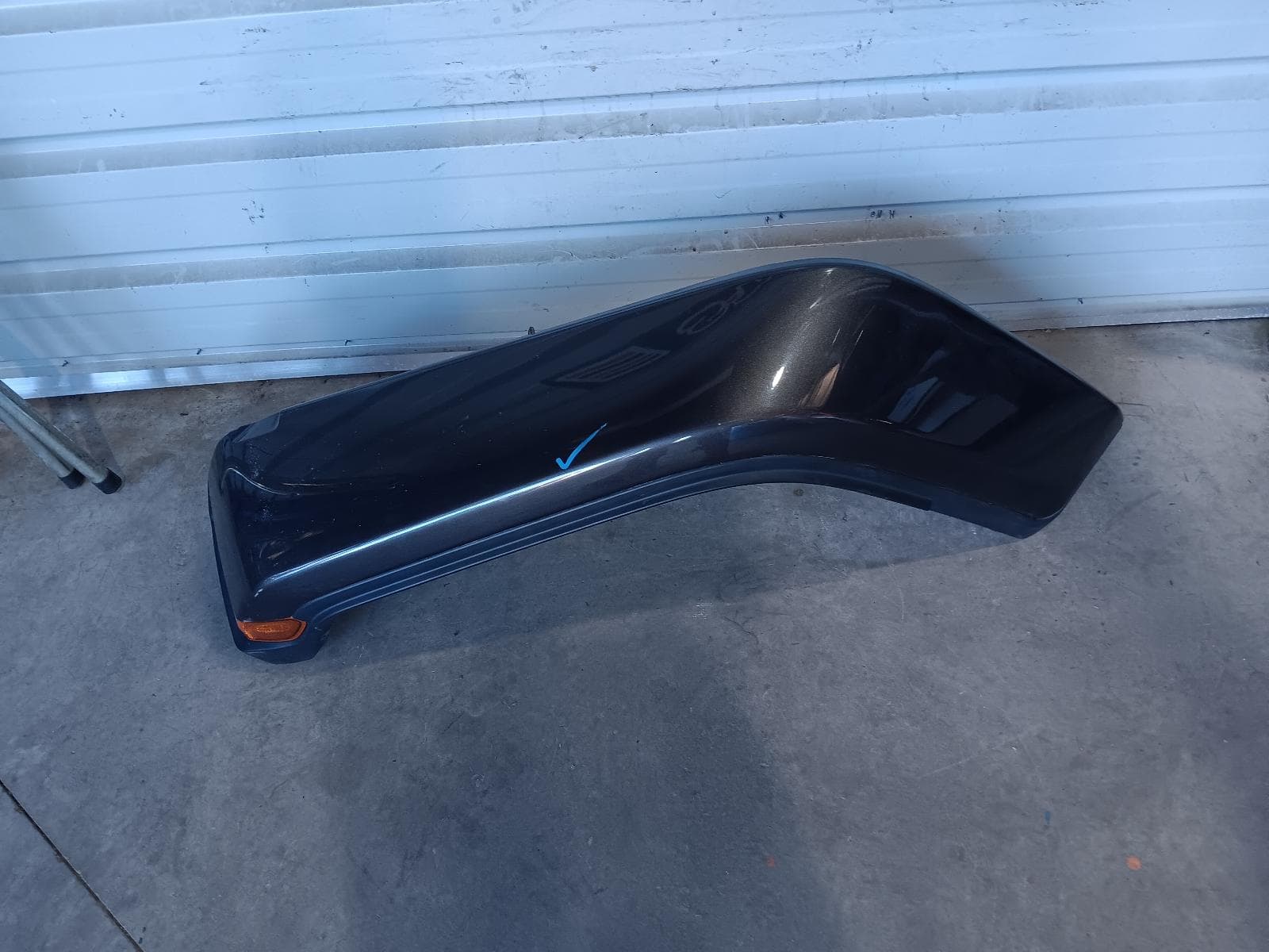 Used auto part listing image: 2020 JEEP WRANGLER WHEEL ARCH FLARE JL, LH FRONT, COLOUR CODED, 08/18- 0000359147