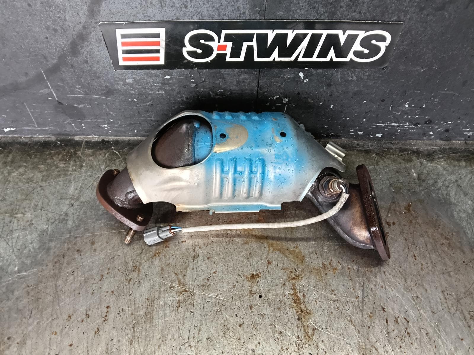 Used auto part listing image: 2018 TOYOTA KLUGER CATALYTIC CONVERTER MANIFOLD-CAT TYPE, 3.5, PETROL, REAR, GSU50/GSU55, 11/16-02/21 0000430065