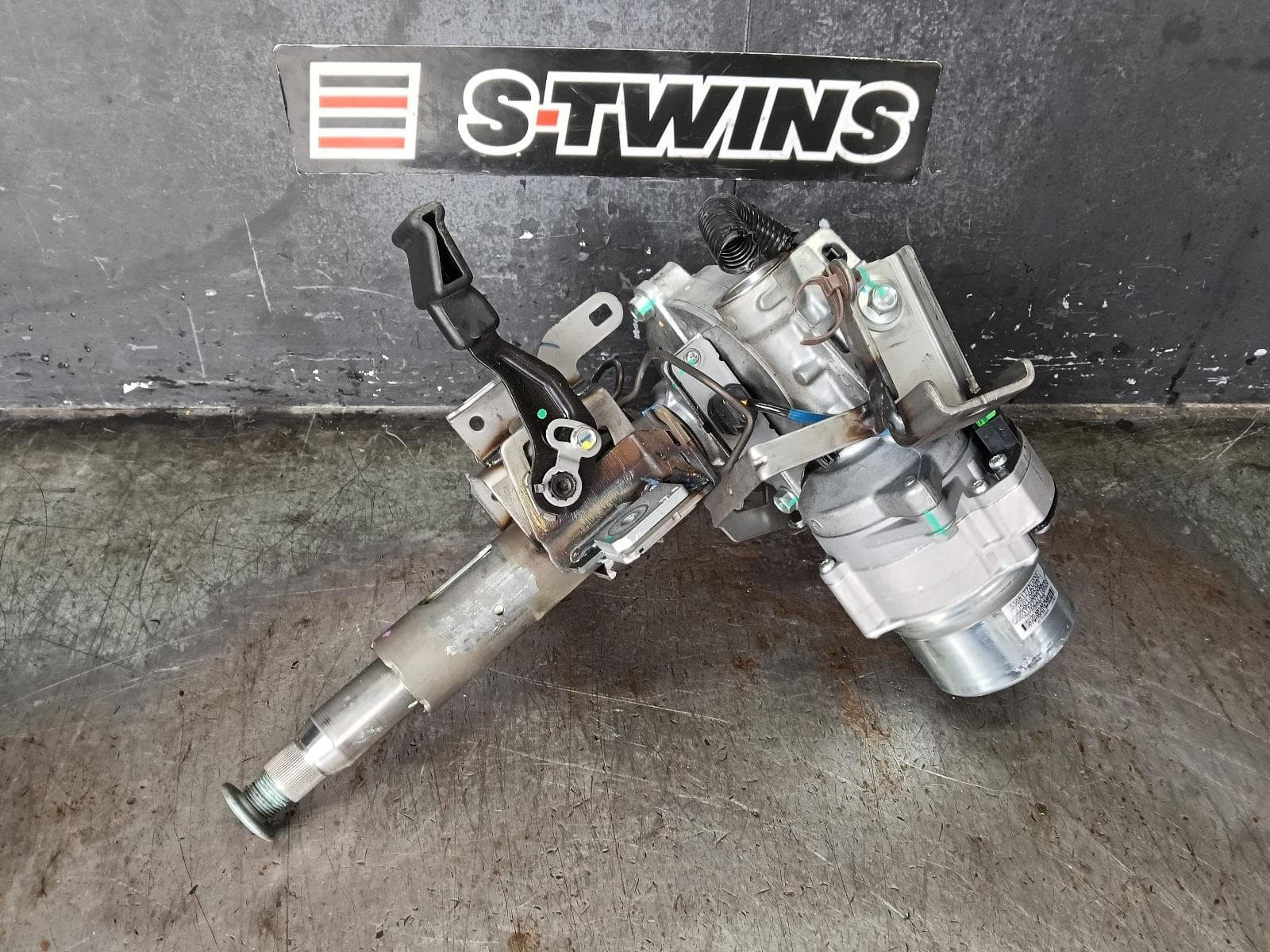 Used auto part listing image: 2018 HONDA HRV STEERING COLUMN RU, 12/14-10/21