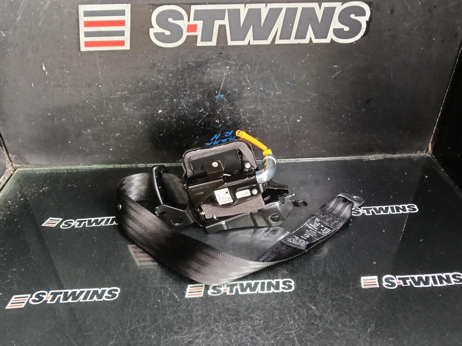 Used auto part listing image: 2017 MAZDA CX5 SEAT BELT STALK RH REAR, SEAT BELT ONLY, KF, 02/17-03/26