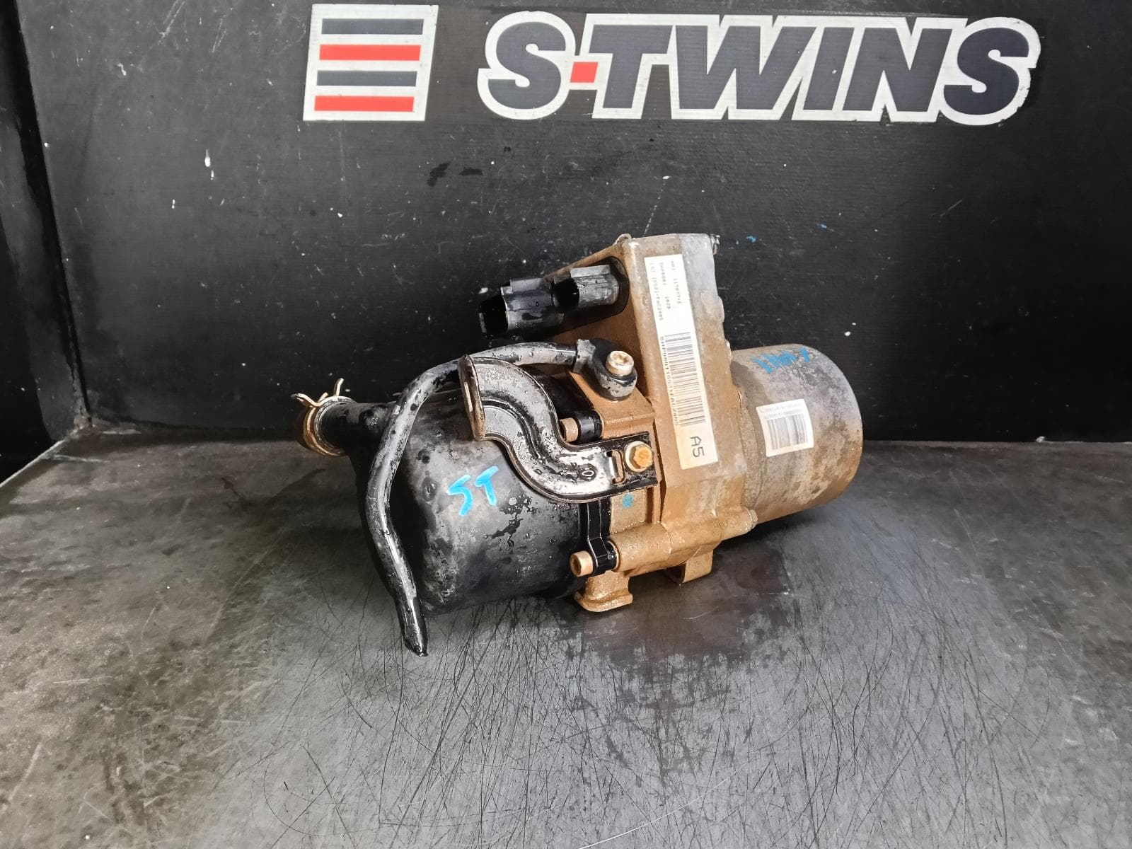 Used auto part listing image: 2016 JEEP GRANDCHEROKEE STEERING PUMP DIESEL, 3.0, WK, ELECTRO-HYDRAULIC TYPE, 04/13-02/22 0000430175