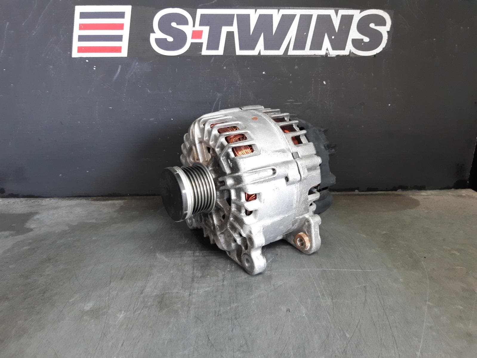 Used auto part listing image: 2011 VOLKSWAGEN GOLF ALTERNATOR PETROL, 1.4, BOSCH 140AMP, GEN 6, 10/08-01/16 0000329489