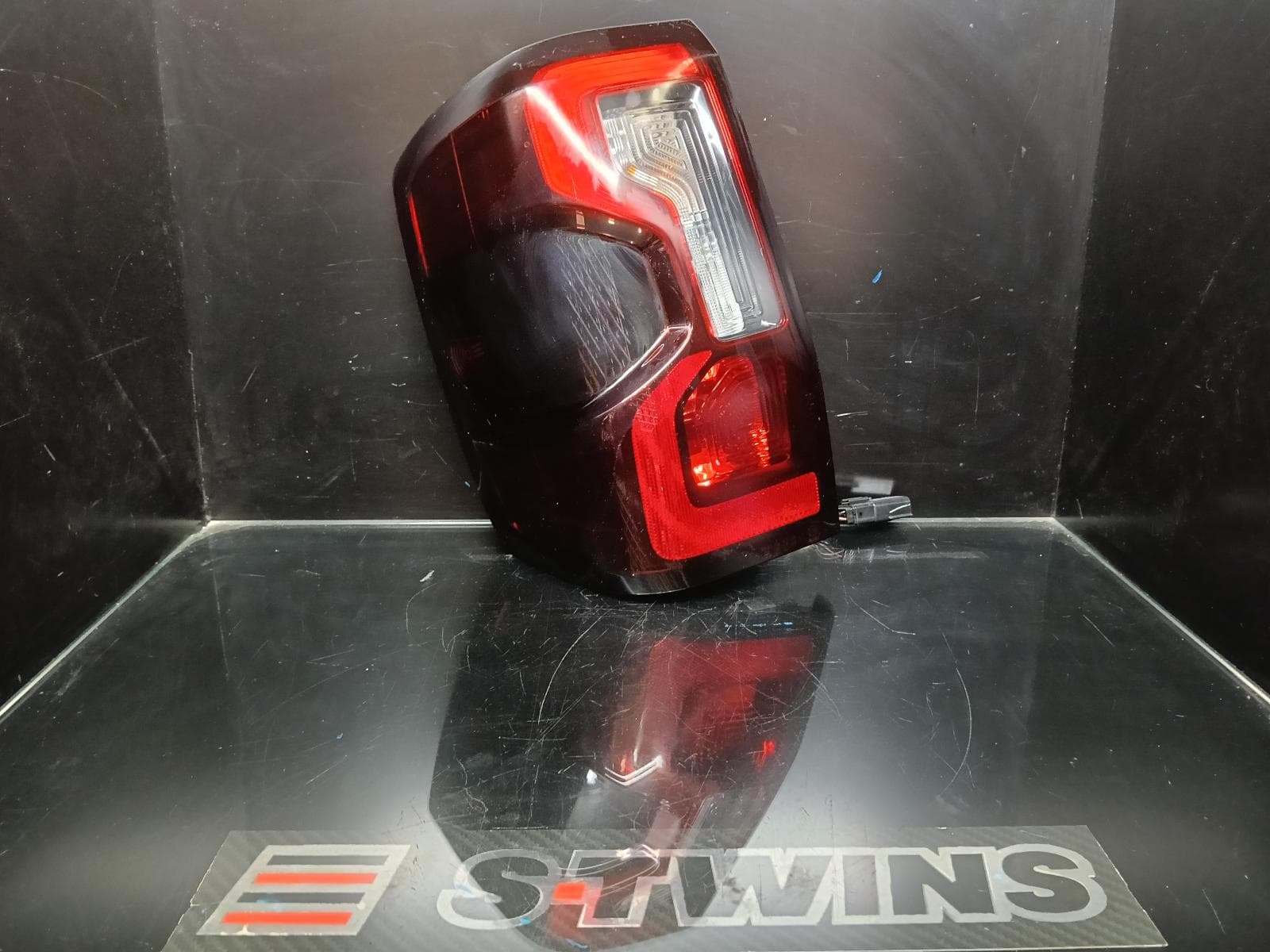 Used auto part listing image: 2026 FORD RANGER LEFT TAILLIGHT RA, IN BODY, W/ HALOGEN REVERSE LIGHT, BLIND SPOT TYPE, 05/22-02/26 0000430254