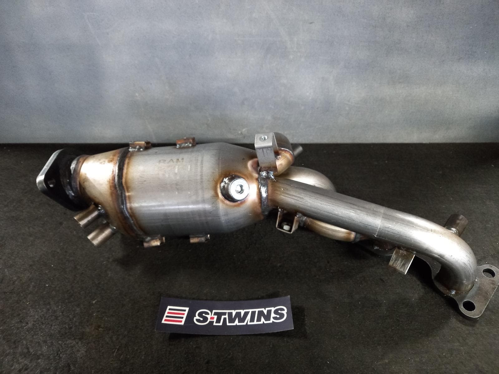 Used auto part listing image: NEW 2015 HYUNDAI ILOAD/IMAX CATALYTIC CONVERTER MANIFOLD-CAT TYPE, 2.4, PETROL, TQ, 11/07-05/18 0000312739