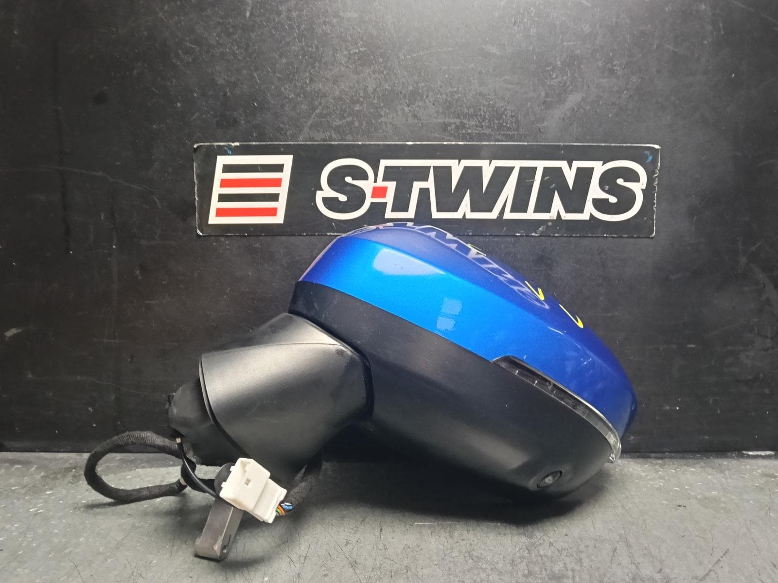 Used auto part listing image: 2024 NISSAN QASHQAI LEFT DOOR MIRROR J12, W/ AUTO POWER FOLD, HEATED, NON MEMORY TYPE, COLOUR CODED, 05/22- 0000408033