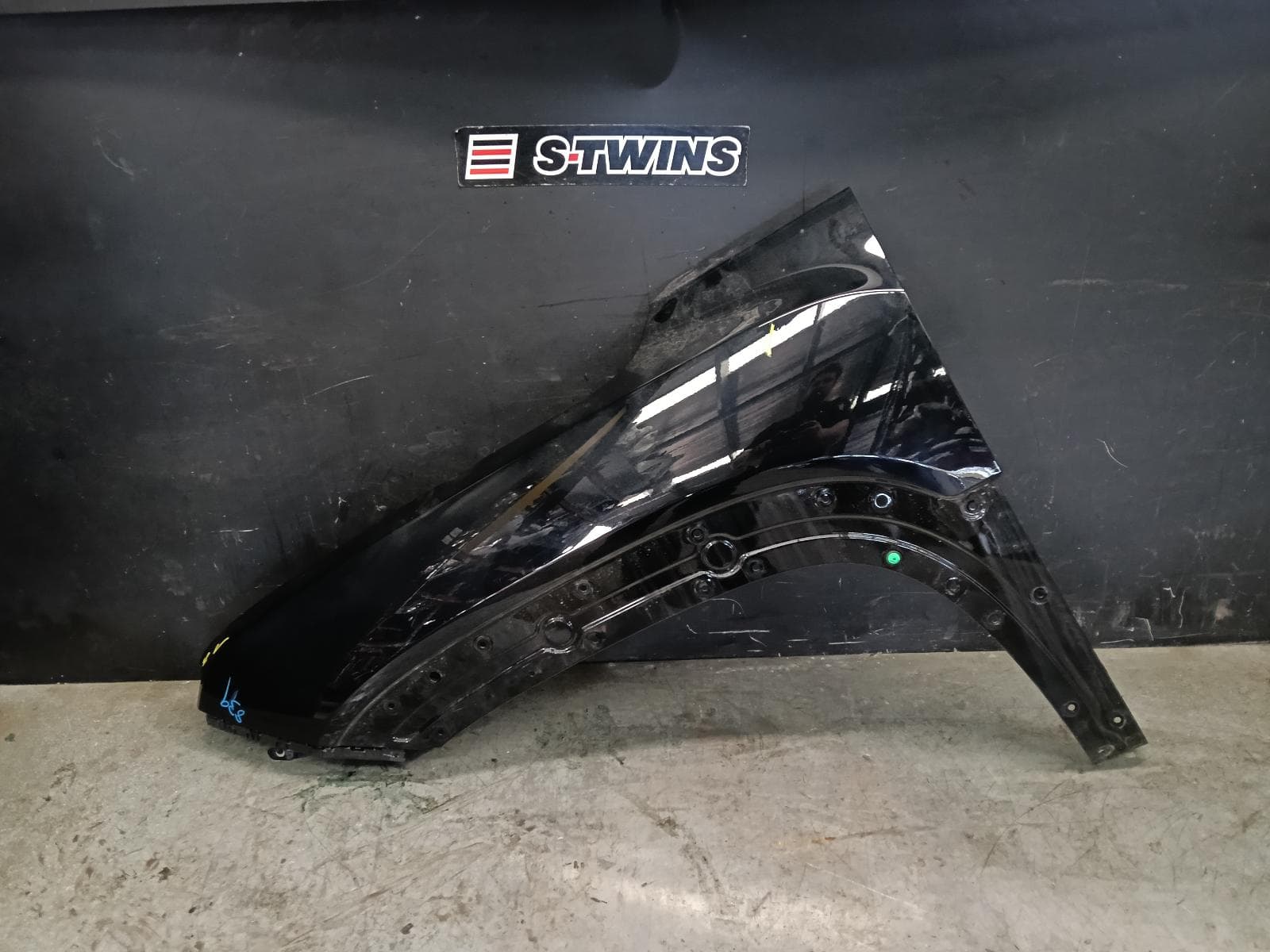 Used auto part listing image: 2025 BYD SHARK 6 LEFT GUARD 1ST GEN, 07/24- 0000424228