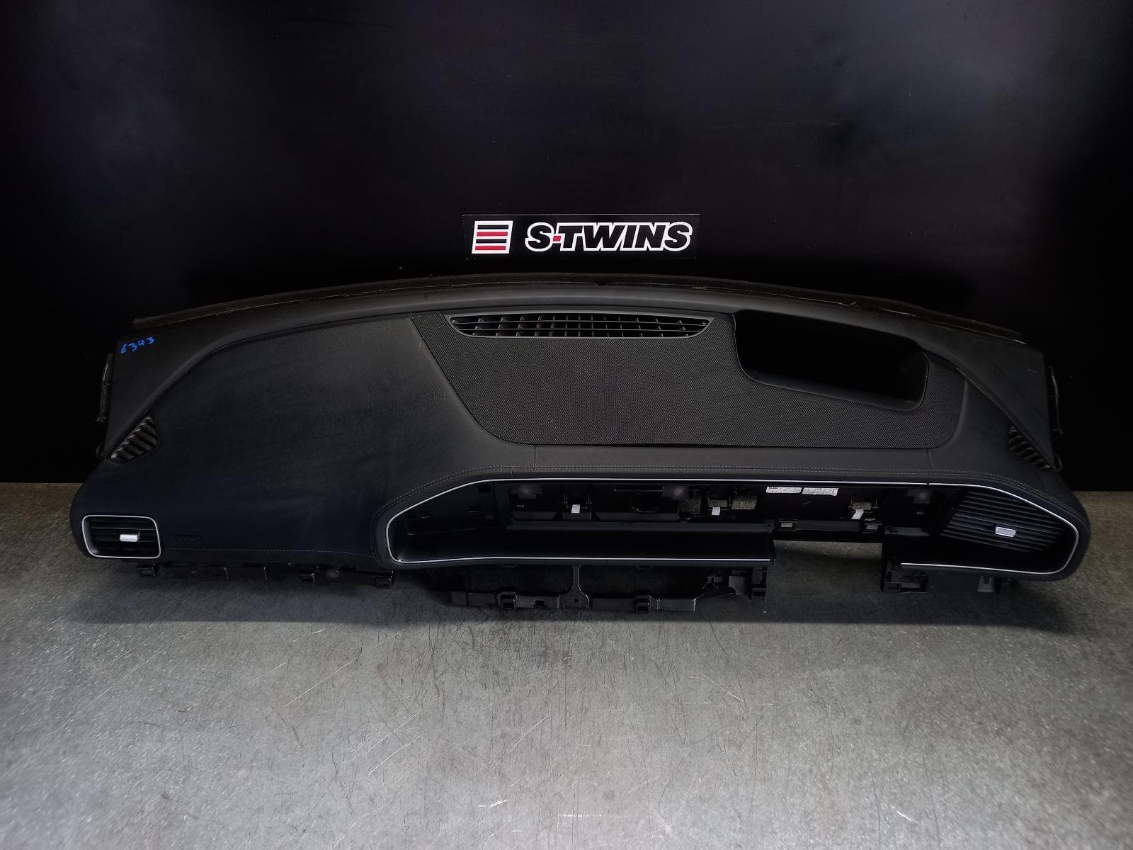 Used auto part listing image: 2022 MERCEDES GLE CLASS LEFT AIRBAG DASH, V167/C167, 04/19- 0000290161