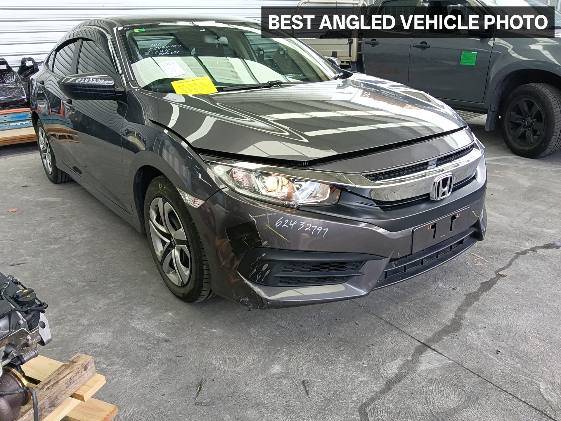 Used auto part listing image: 2018 HONDA CIVIC LEFT FRONT HUB ASSEMBLY 10TH GEN, SEDAN/HATCH, 1.8, 05/16-08/21