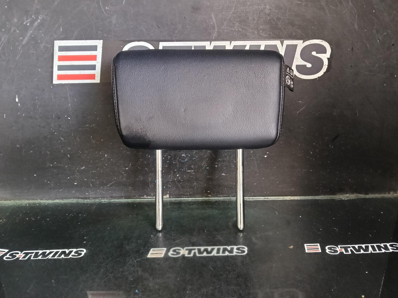Used auto part listing image: 2019 HONDA CRV HEADREST RW, LH REAR, LEATHER, 05/17-08/23