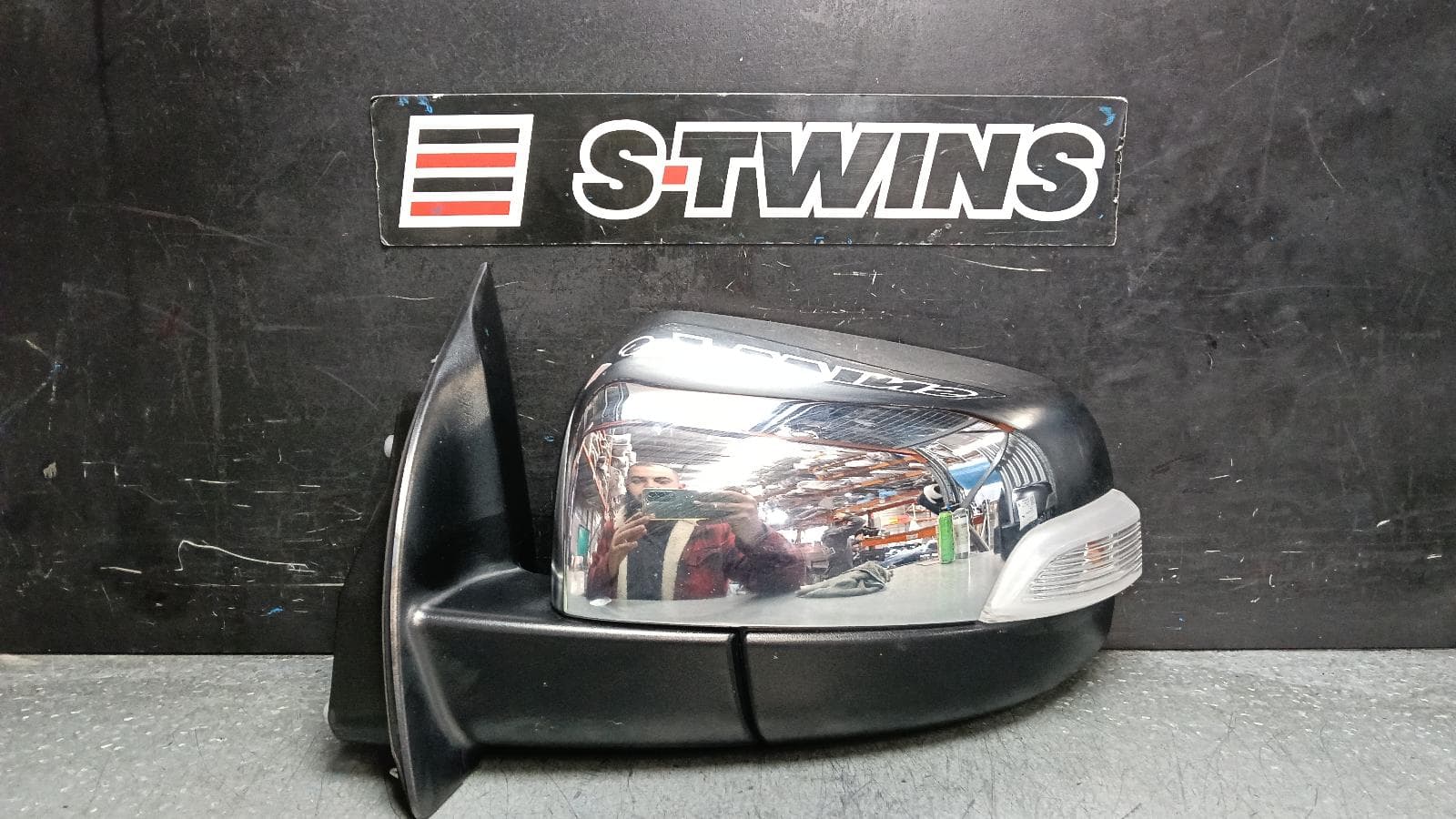 Used auto part listing image: 2021 FORD RANGER LEFT DOOR MIRROR XLT, CHROME, POWER FOLD, W/ INDICATOR & HEATED TYPE, PX SERIES 2-3, 06/15-04/22 0000402741