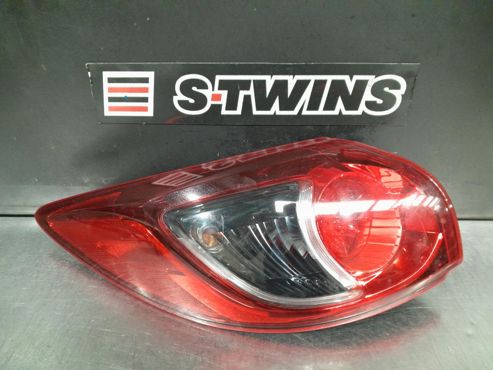 Used auto part listing image: 2015 MAZDA CX5 LEFT TAILLIGHT KE, IN BODY, LED TYPE, 01/15-12/16 0000295141