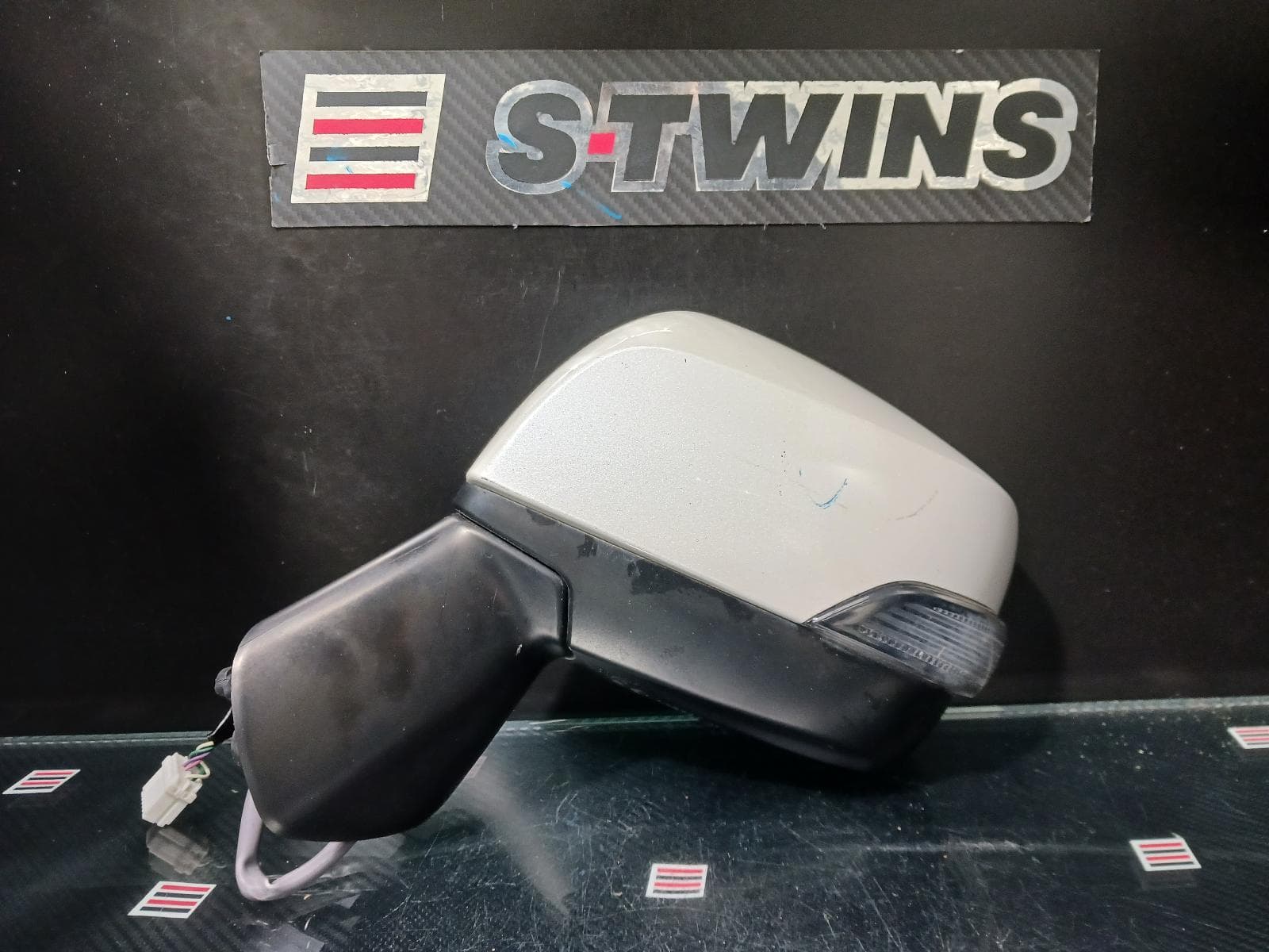 Used auto part listing image: 2012 SUBARU XV LEFT DOOR MIRROR G4X, W/ INDICATOR, NON POWER FOLD TYPE, 08/11-04/17 0000232579