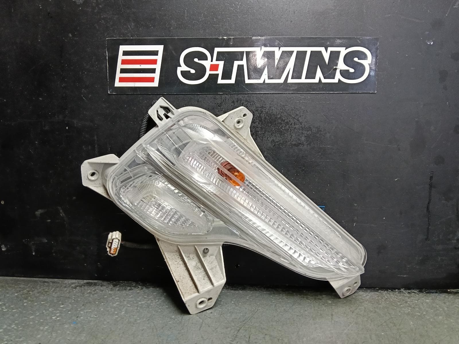 Used auto part listing image: 2024 KIA CERATO LEFT TAILLIGHT BD, IN BUMPER, FLASHER, HATCH, 09/18-09/24 0000430633