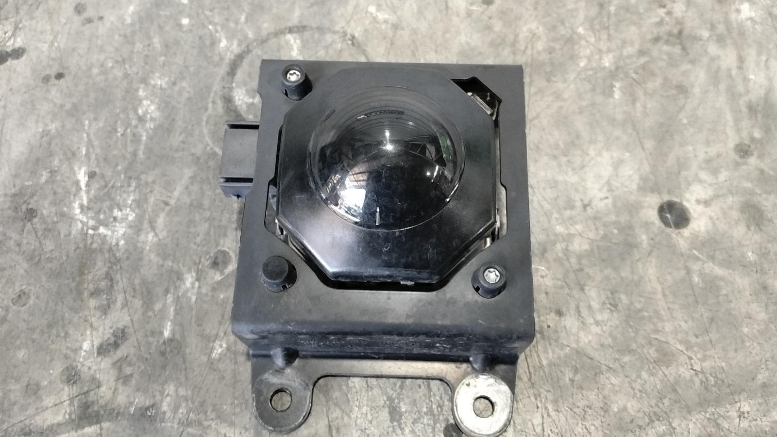 Used auto part listing image: 2021 VOLKSWAGEN TOUAREG REVERSE CAMERA CR, FRONT RADAR SENSOR (GRILLE MOUNTED), 05/18-08/23 0000430593