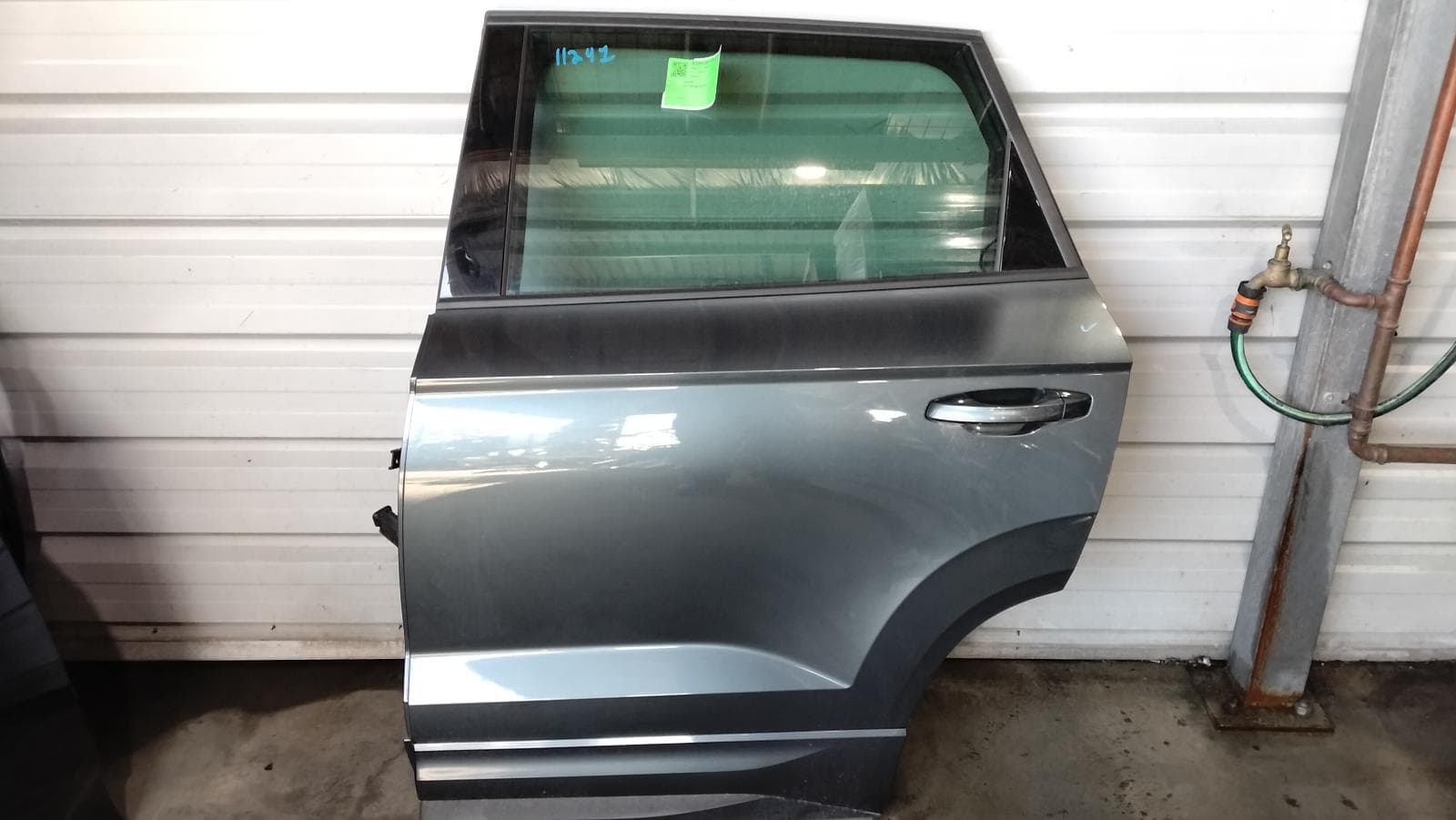 Used auto part listing image: 2021 SKODA KAROQ LEFT REAR DOOR SLIDING NU, 04/18