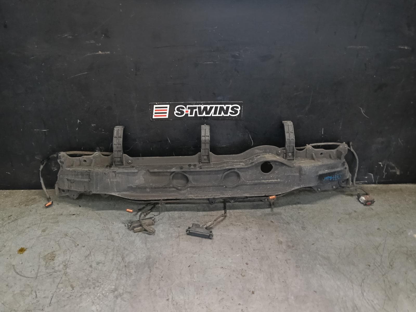Used auto part listing image: 2014 HYUNDAI I30 R BAR BRACKET REINFO MAIN REINFORCEMENT, GD, 5DR HATCH, 03/12-02/17