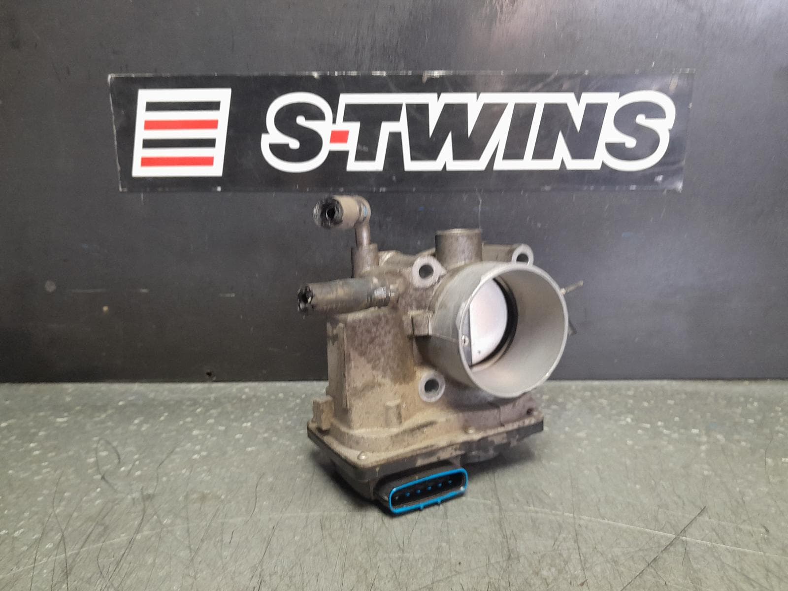 Used auto part listing image: 2011 TOYOTA CAMRY THROTTLE BODY 2.4, PETROL, ACV40/AHV40, 06/06-11/11 0000348310