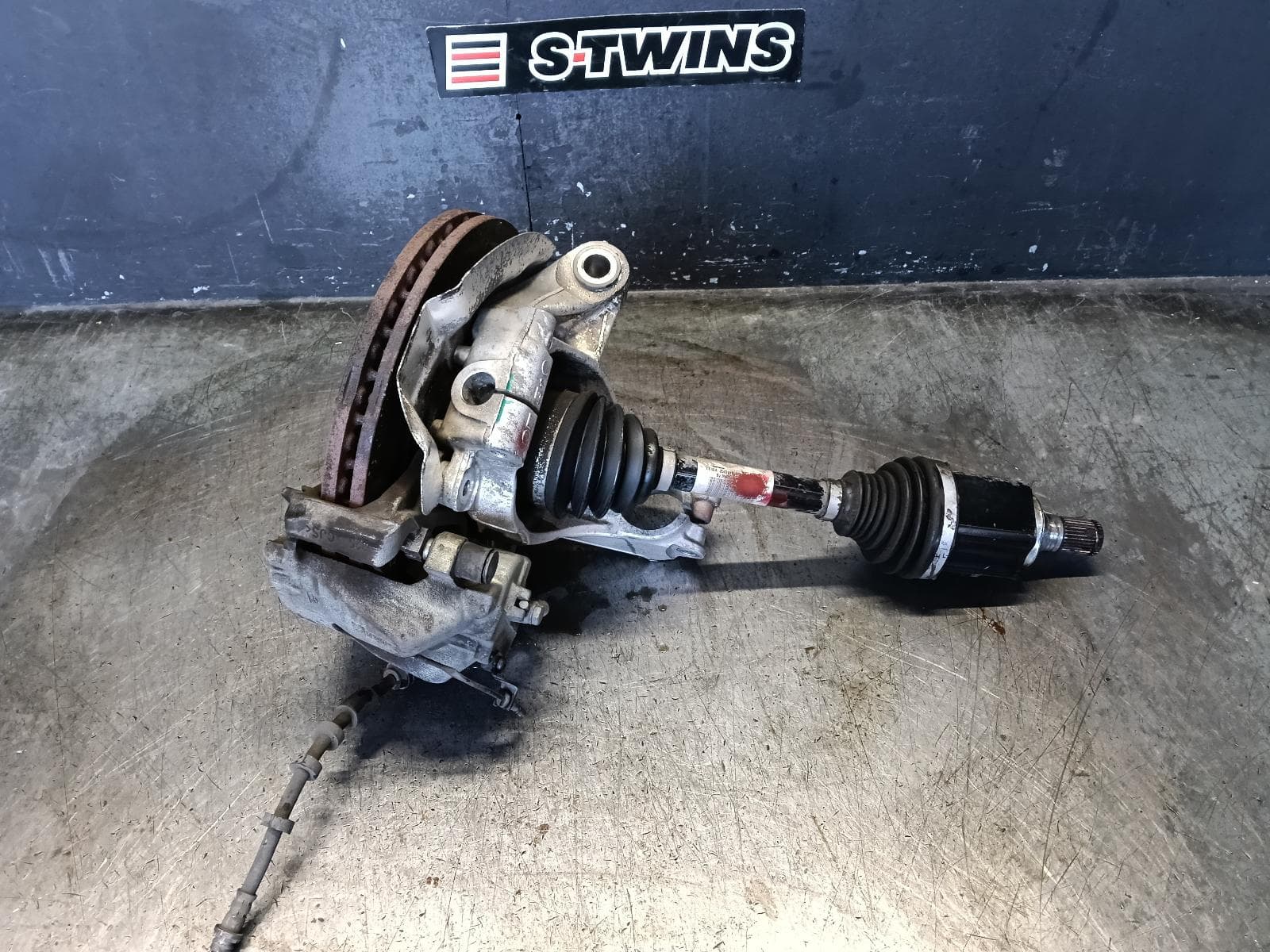 Used auto part listing image: 2016 LAND ROVER RANGE ROVER EVOQUE LEFT DRIVESHAFT FRONT, AUTO, AWD, DIESEL, 2.0, TURBO, L538, 09/15-01/19 0000430789